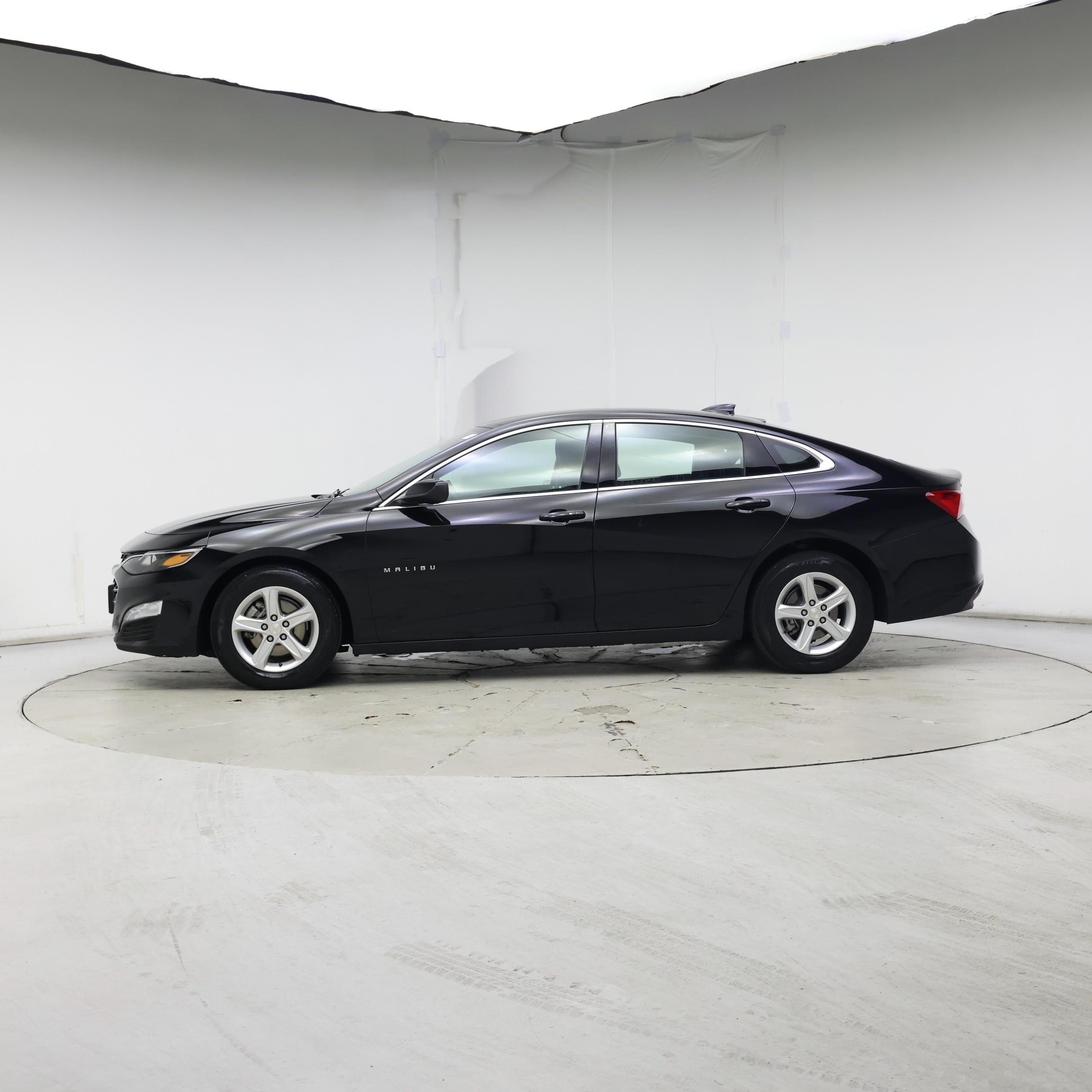Thumbnail: 2024 Chevrolet Malibu - 3