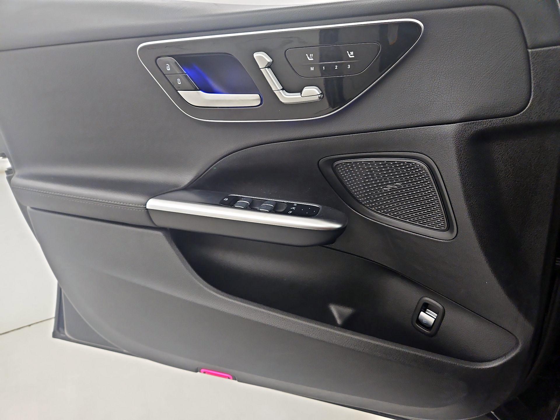 Thumbnail: 2024 Mercedes-Benz C-Class - 12