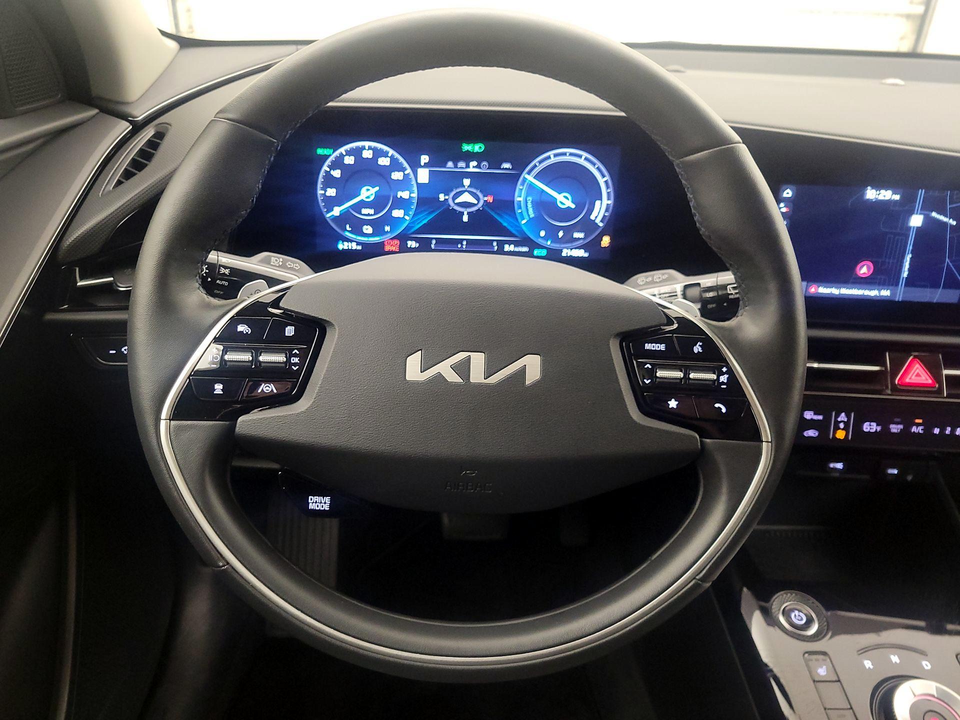 Thumbnail: 2023 Kia Niro - 10