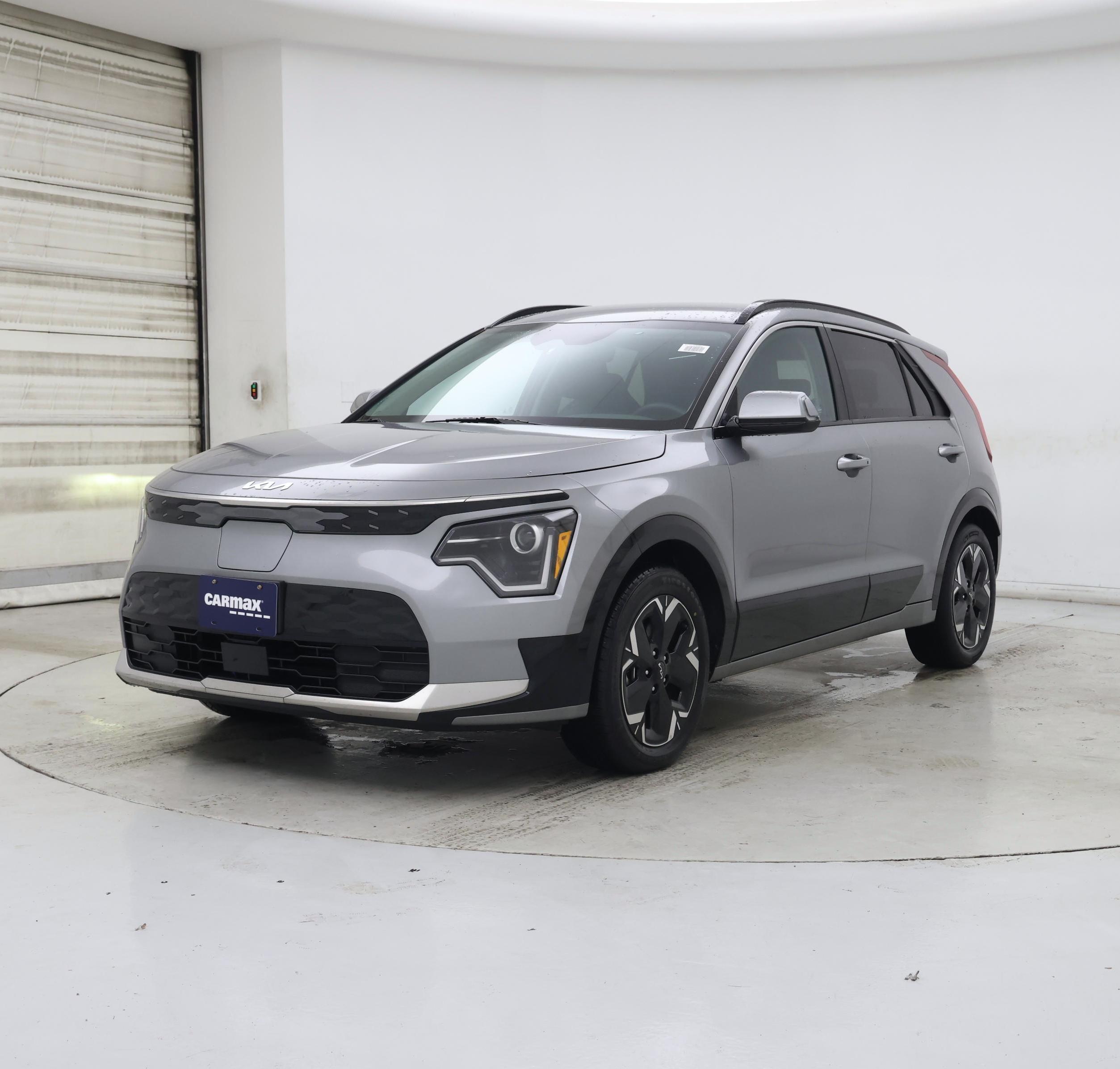 Thumbnail: 2023 Kia Niro - 4