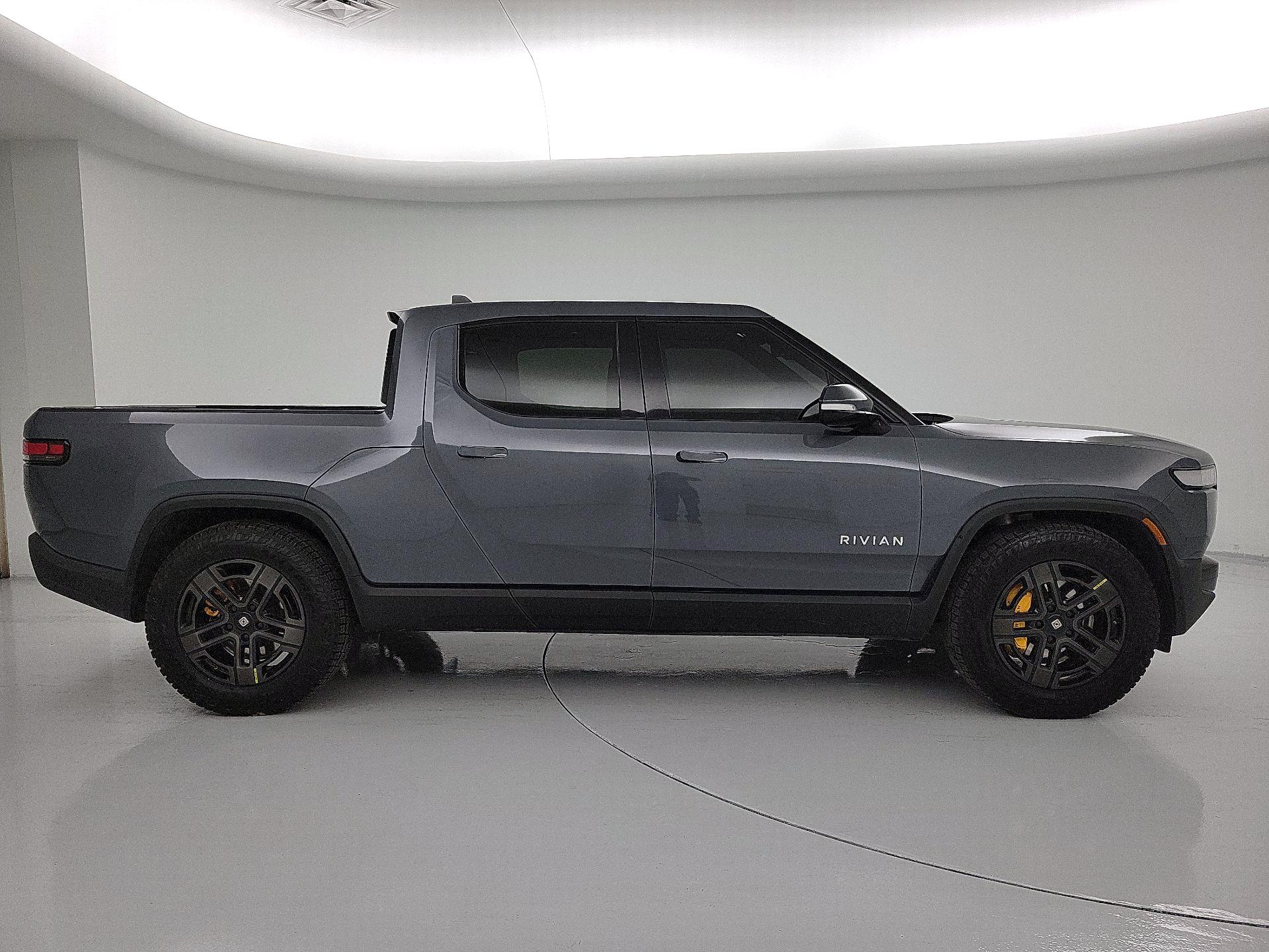 Thumbnail: 2023 Rivian R1T - 4