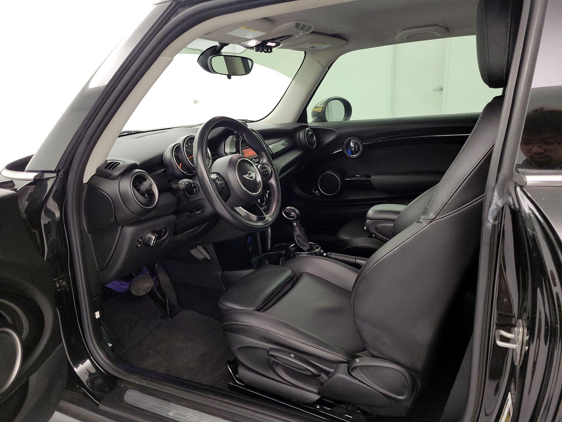 Thumbnail: 2015 MINI Cooper Hardtop - 9
