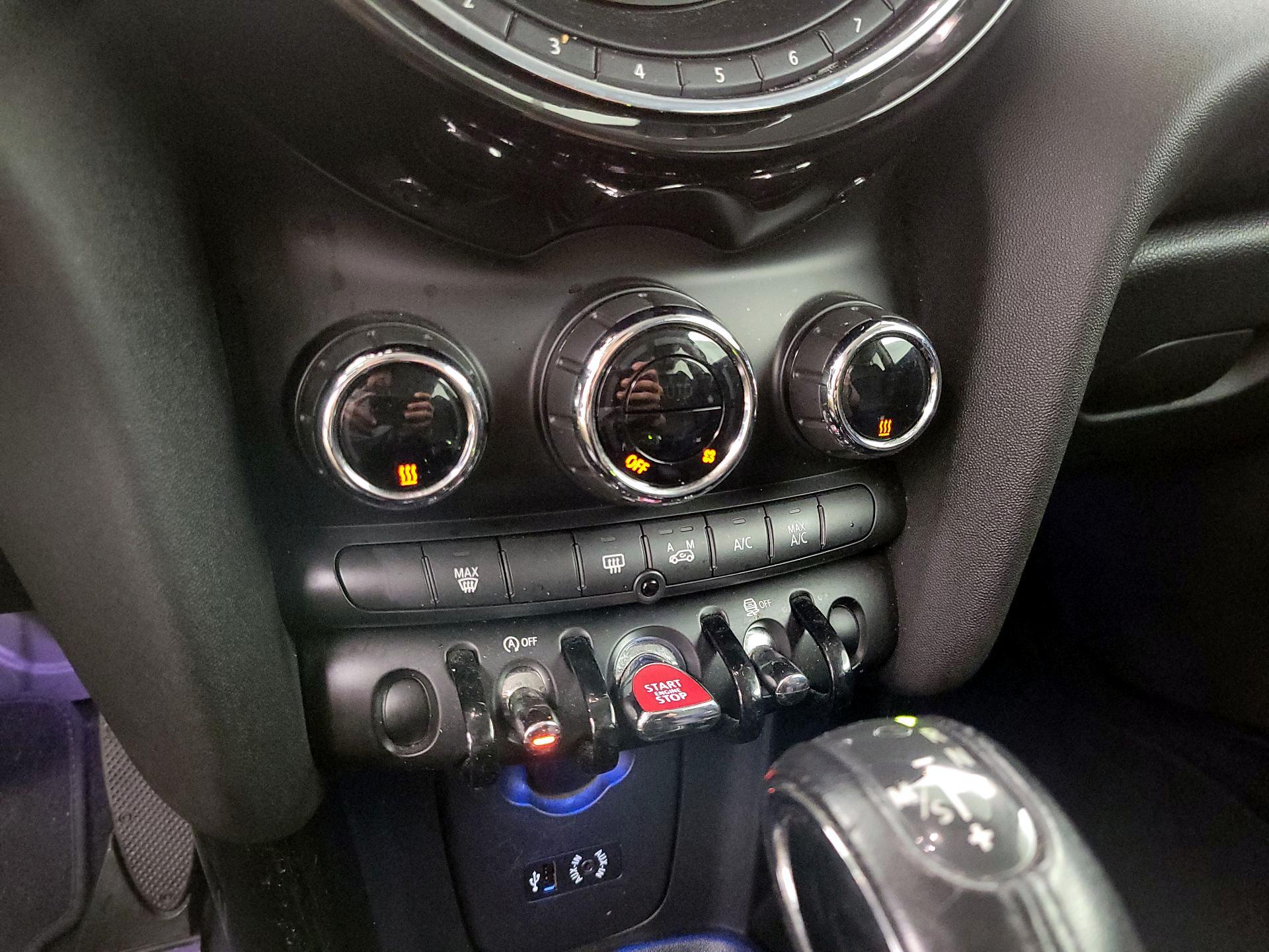 Thumbnail: 2015 MINI Cooper Hardtop - 14