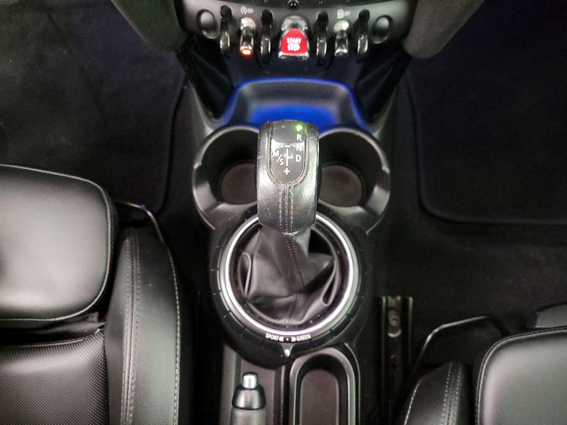 Thumbnail: 2015 MINI Cooper Hardtop - 15