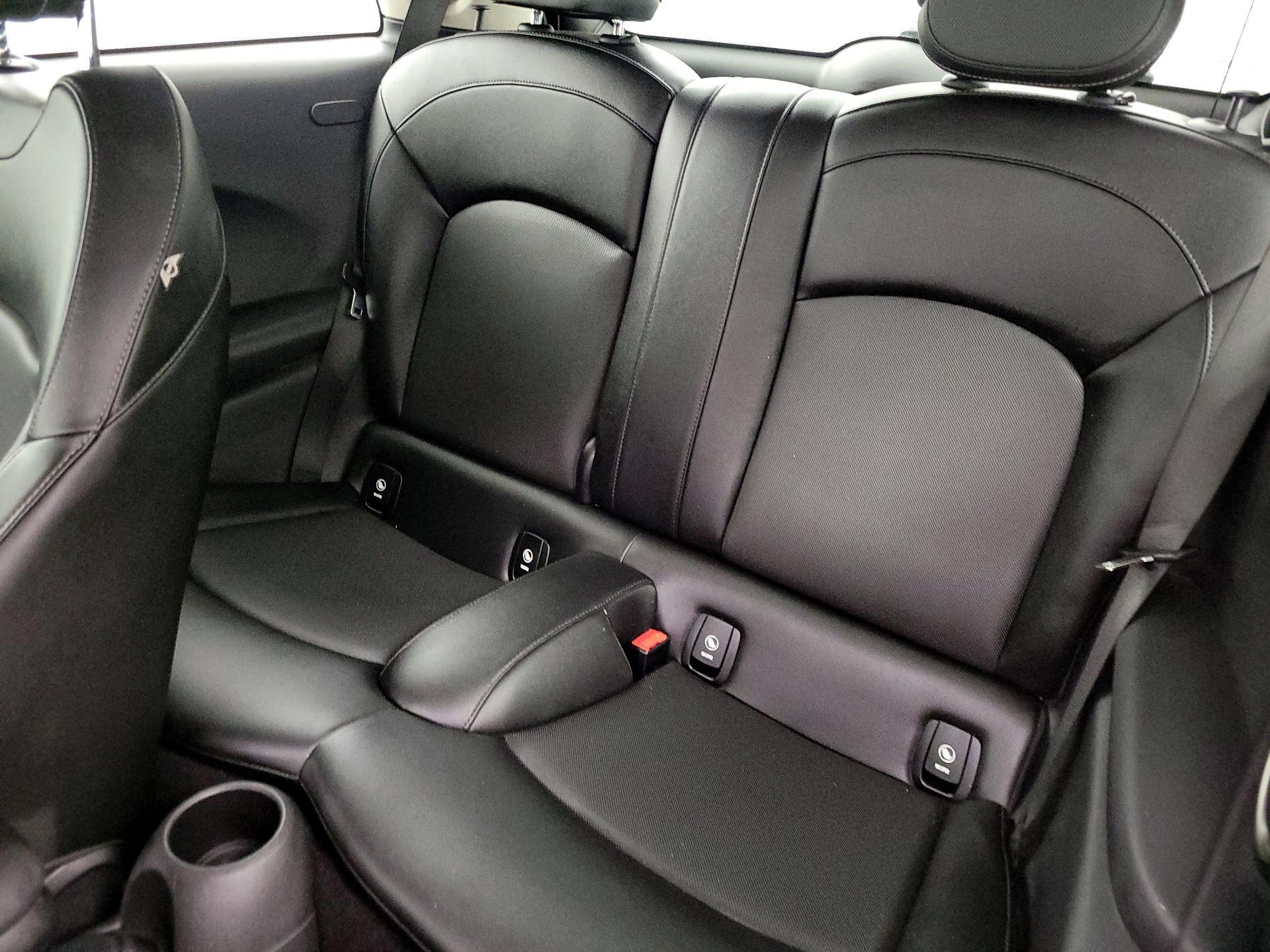 Thumbnail: 2015 MINI Cooper Hardtop - 17