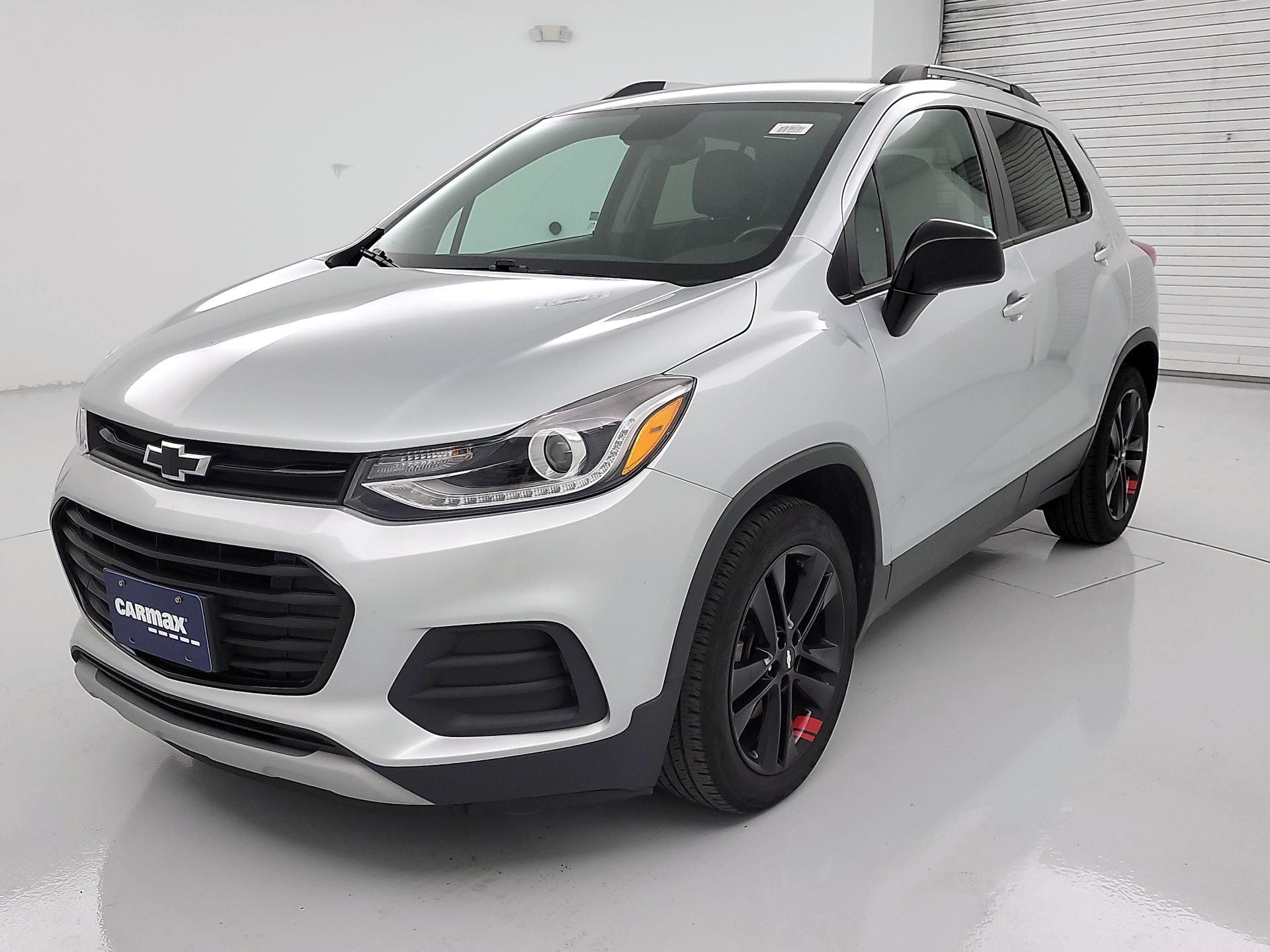 Thumbnail: 2020 Chevrolet Trax - 3
