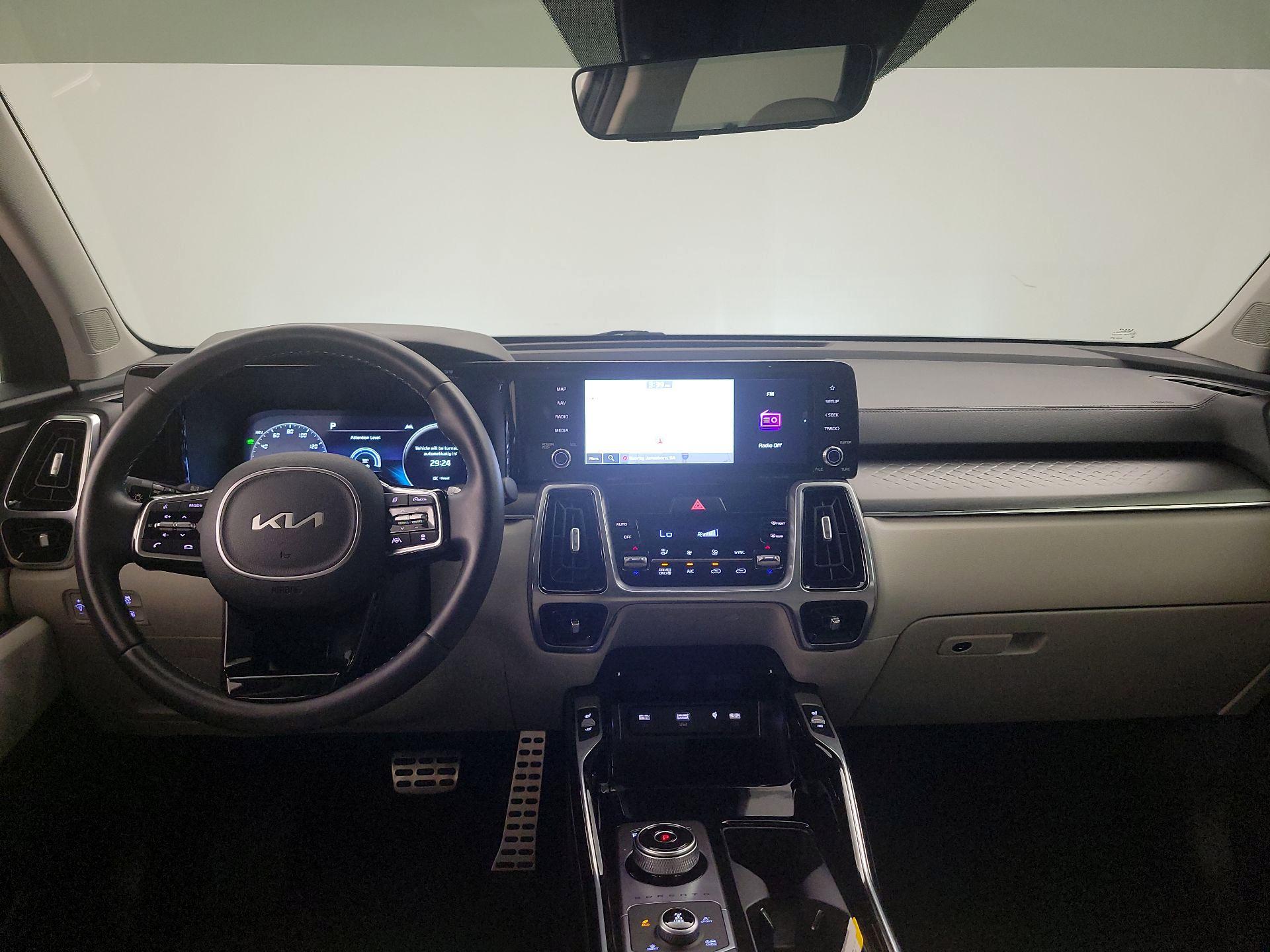 Thumbnail: 2023 Kia Sorento - 8