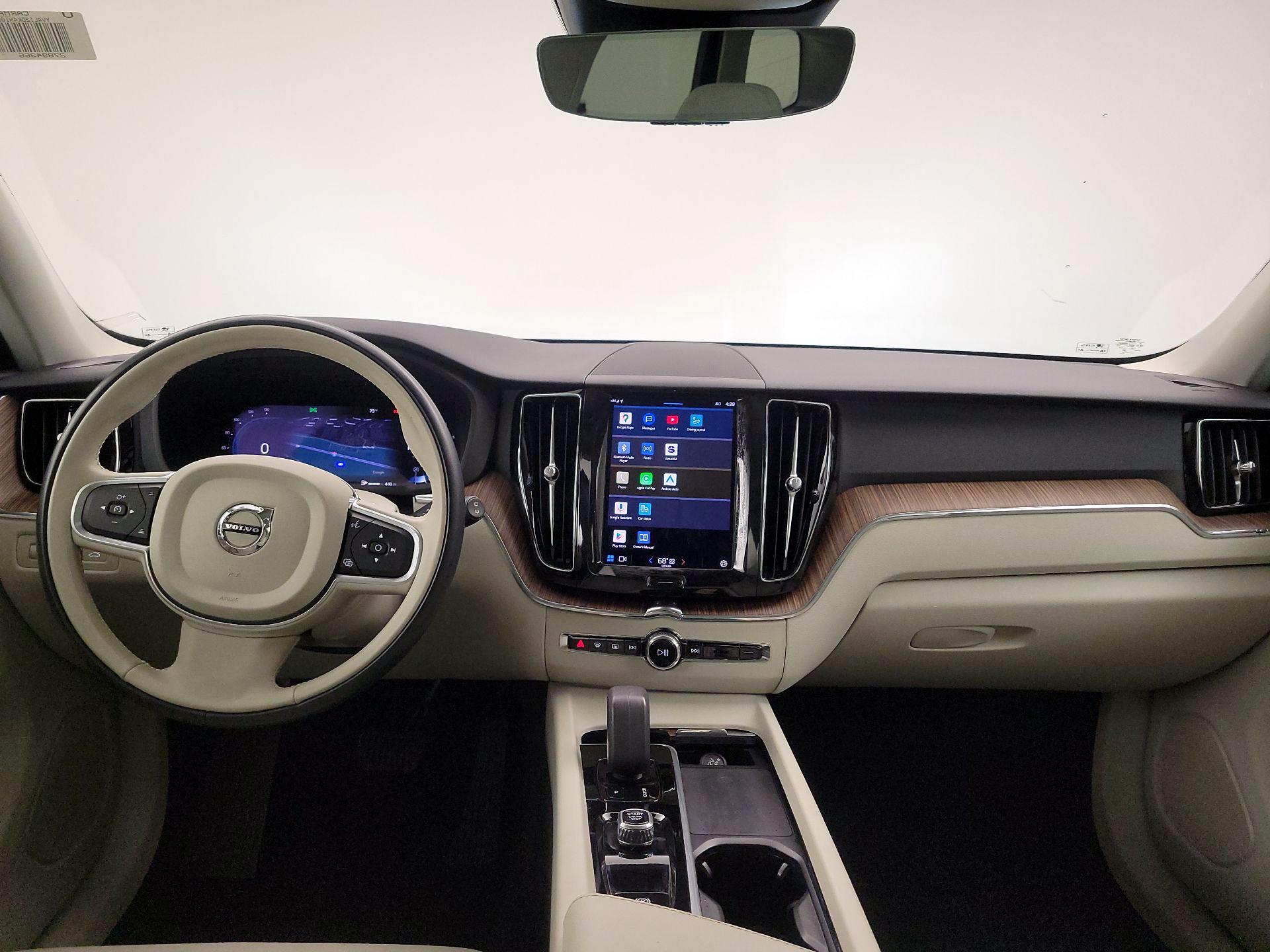 Thumbnail: 2022 Volvo XC60 - 8