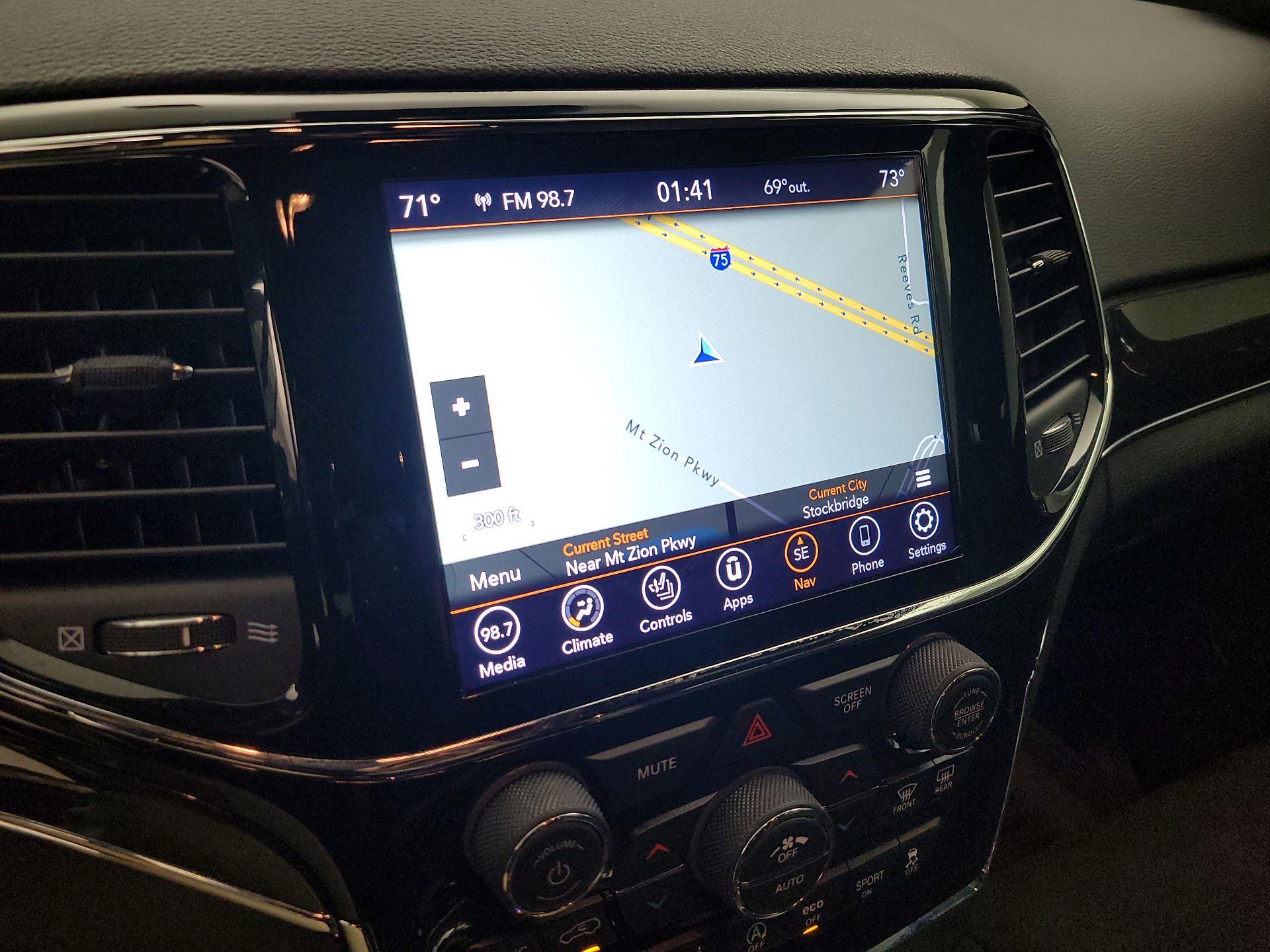 Thumbnail: 2021 Jeep Grand Cherokee - 14