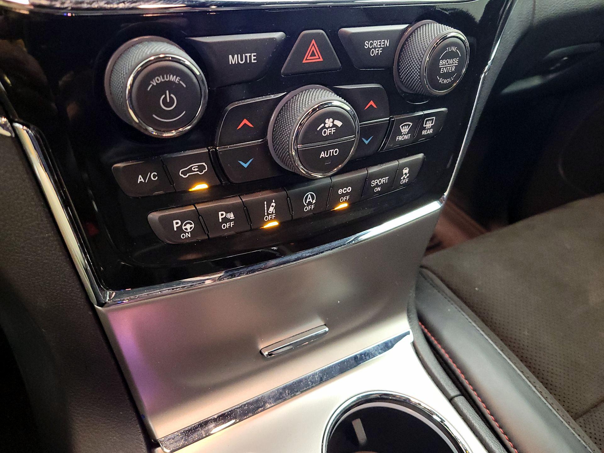 Thumbnail: 2021 Jeep Grand Cherokee - 17