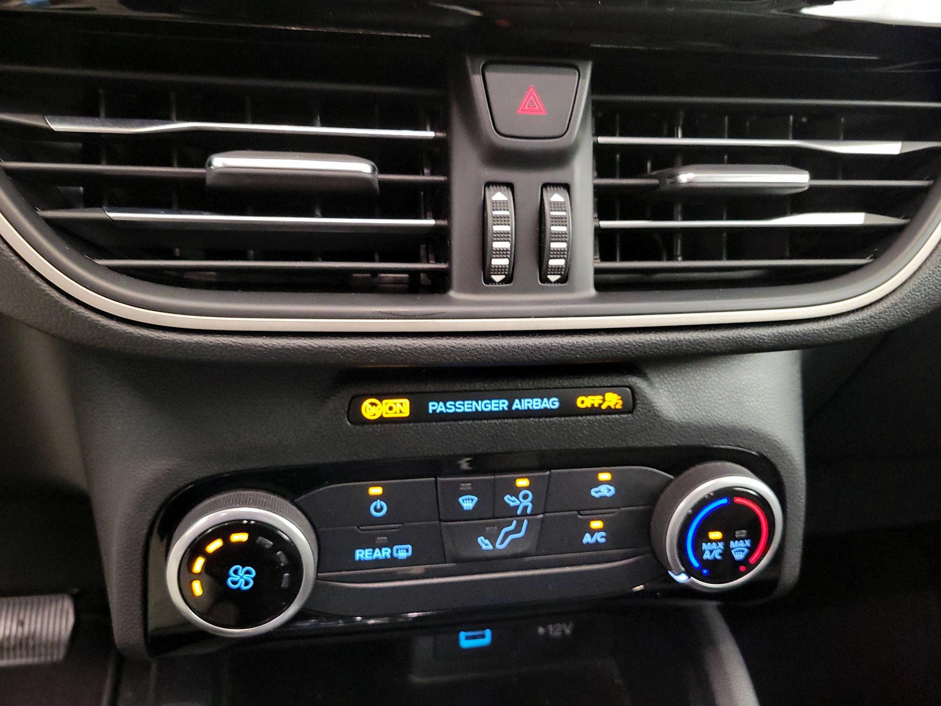 Thumbnail: 2022 Ford Escape - 16