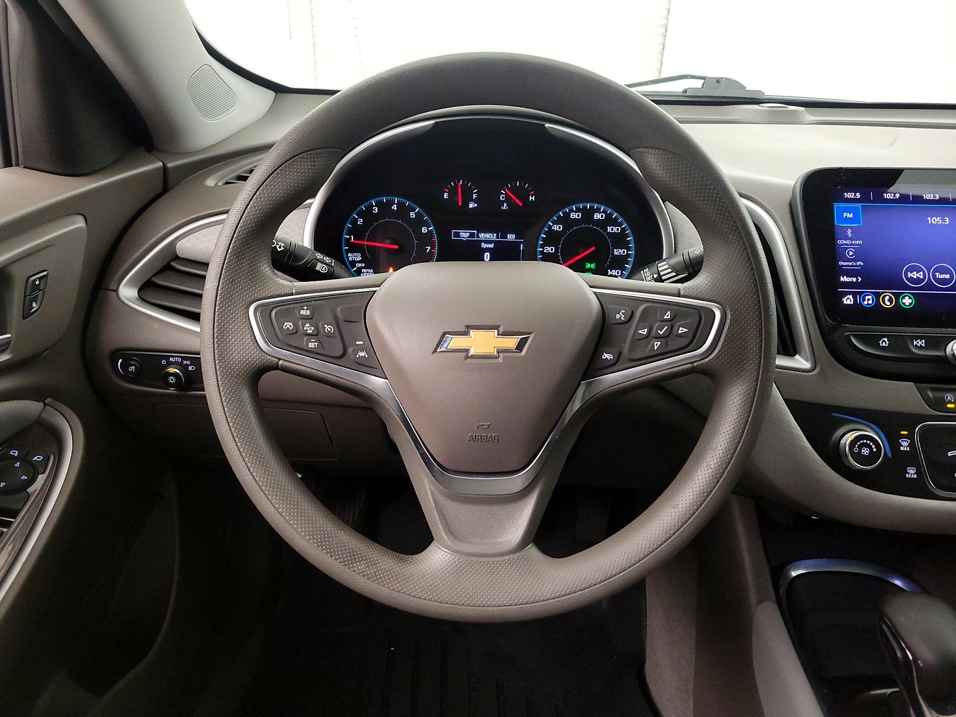 Thumbnail: 2021 Chevrolet Malibu - 10