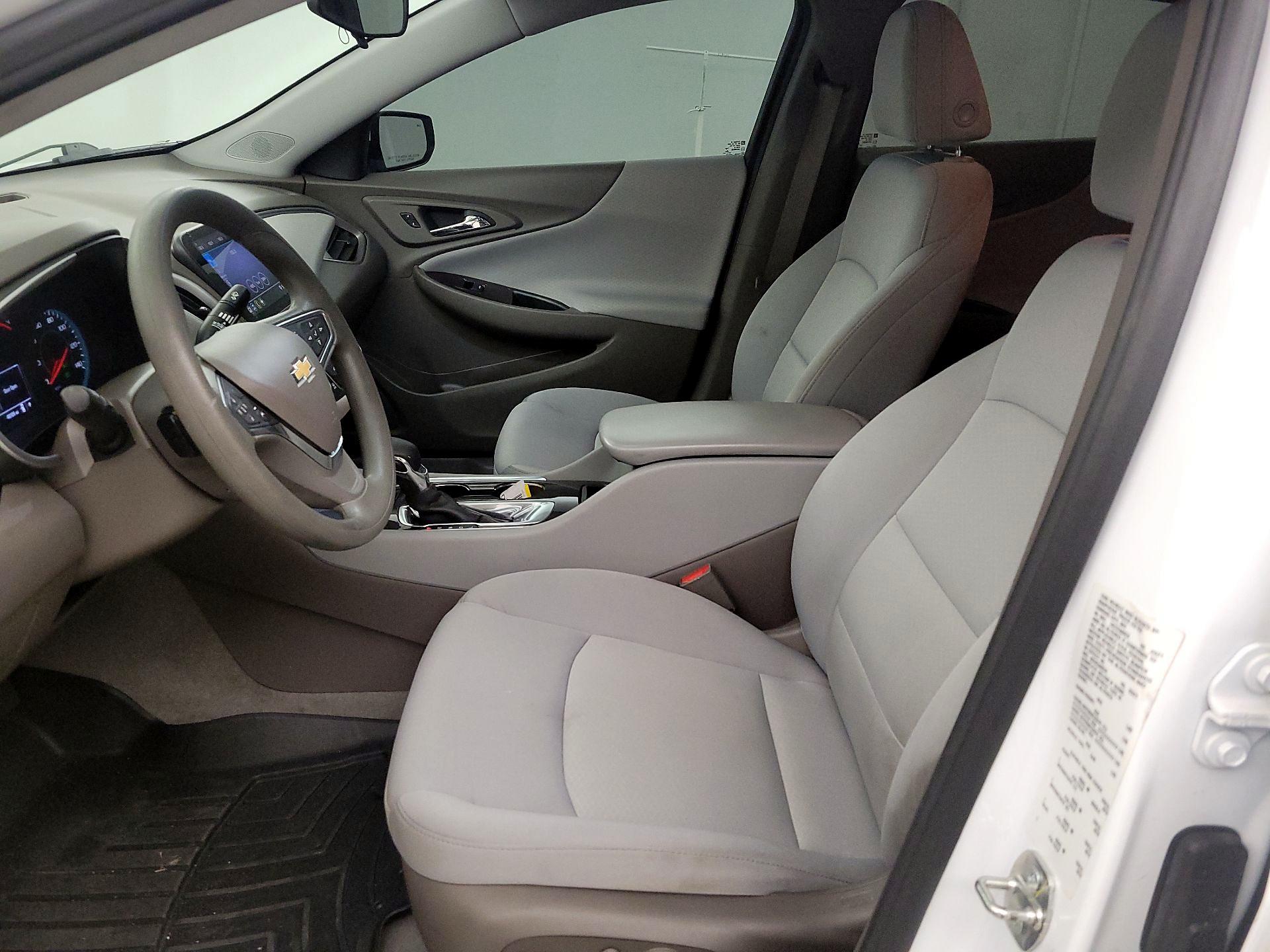 Thumbnail: 2021 Chevrolet Malibu - 11