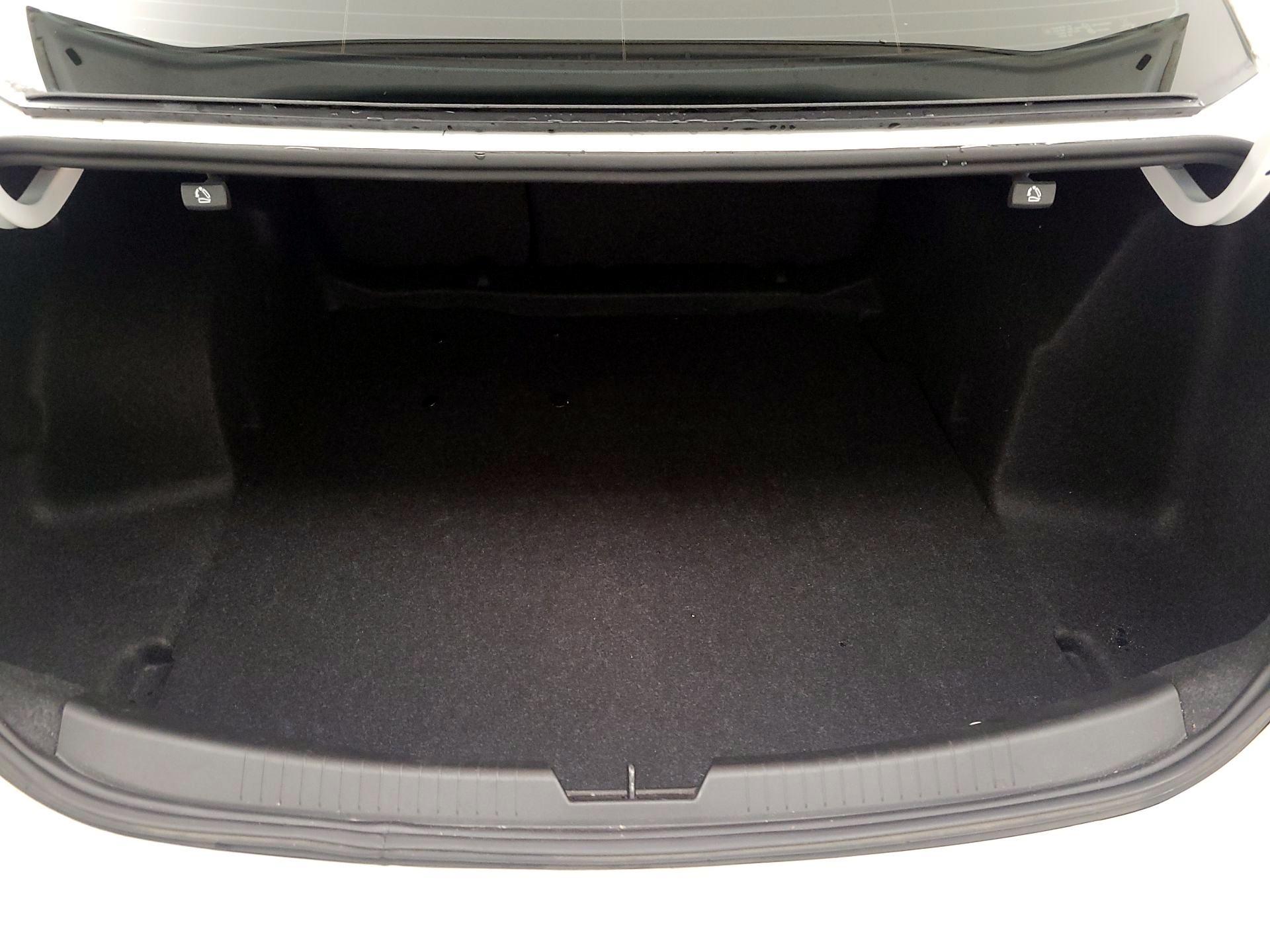 Thumbnail: 2021 Chevrolet Malibu - 20