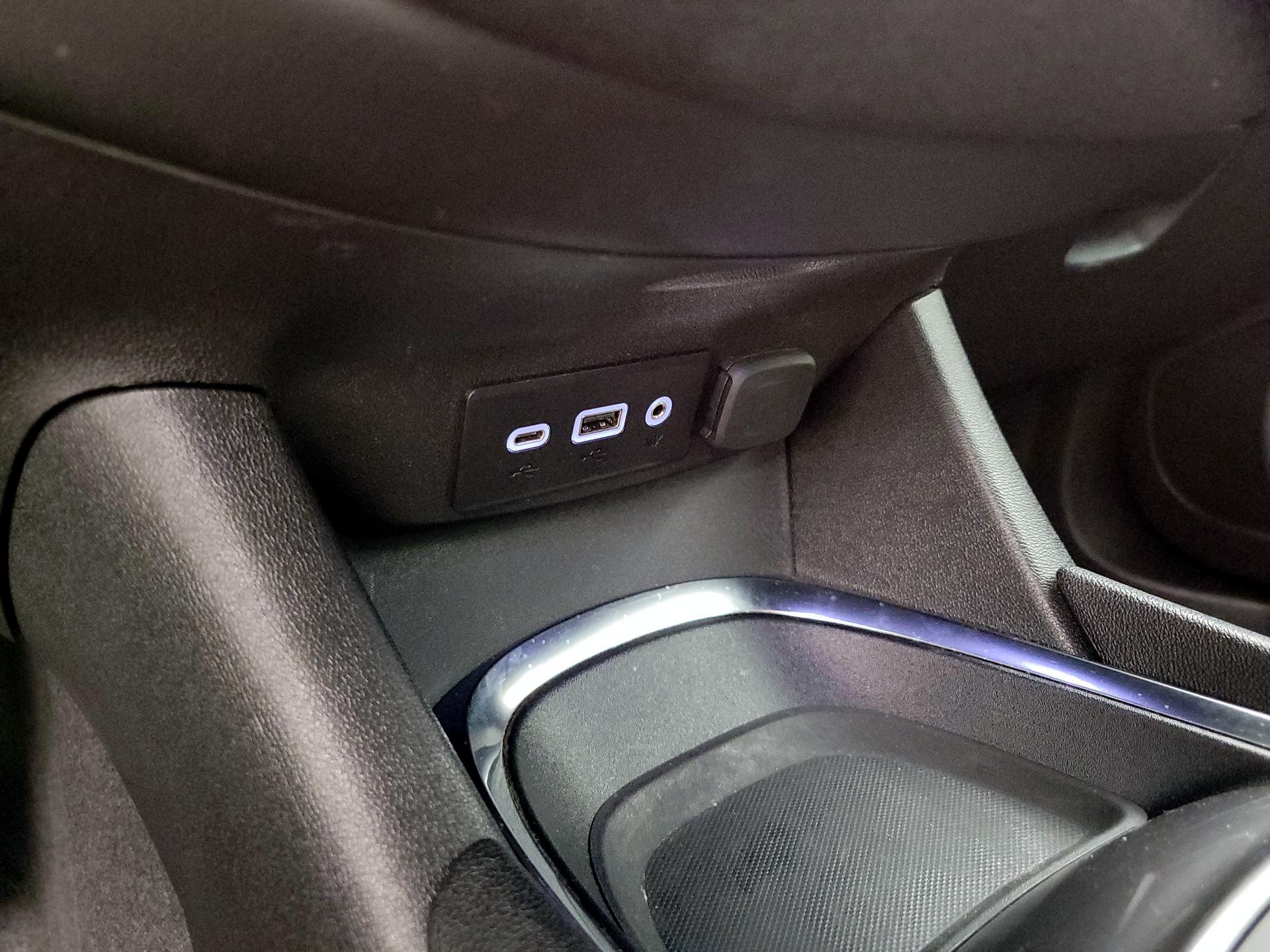 Thumbnail: 2023 Chevrolet Malibu - 18