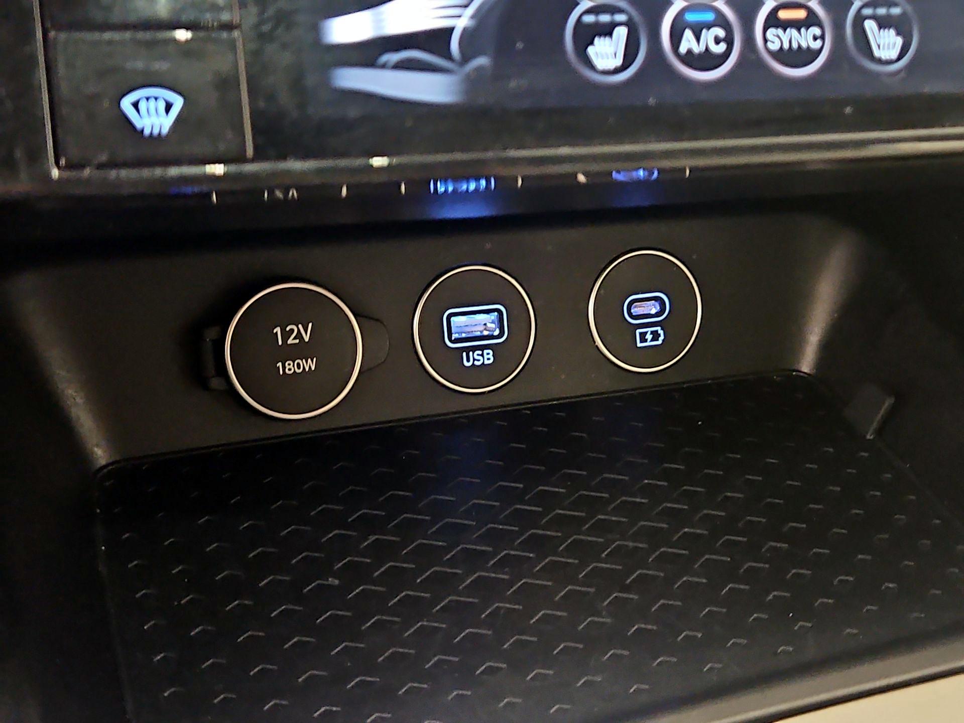 Thumbnail: 2024 Genesis G70 - 19