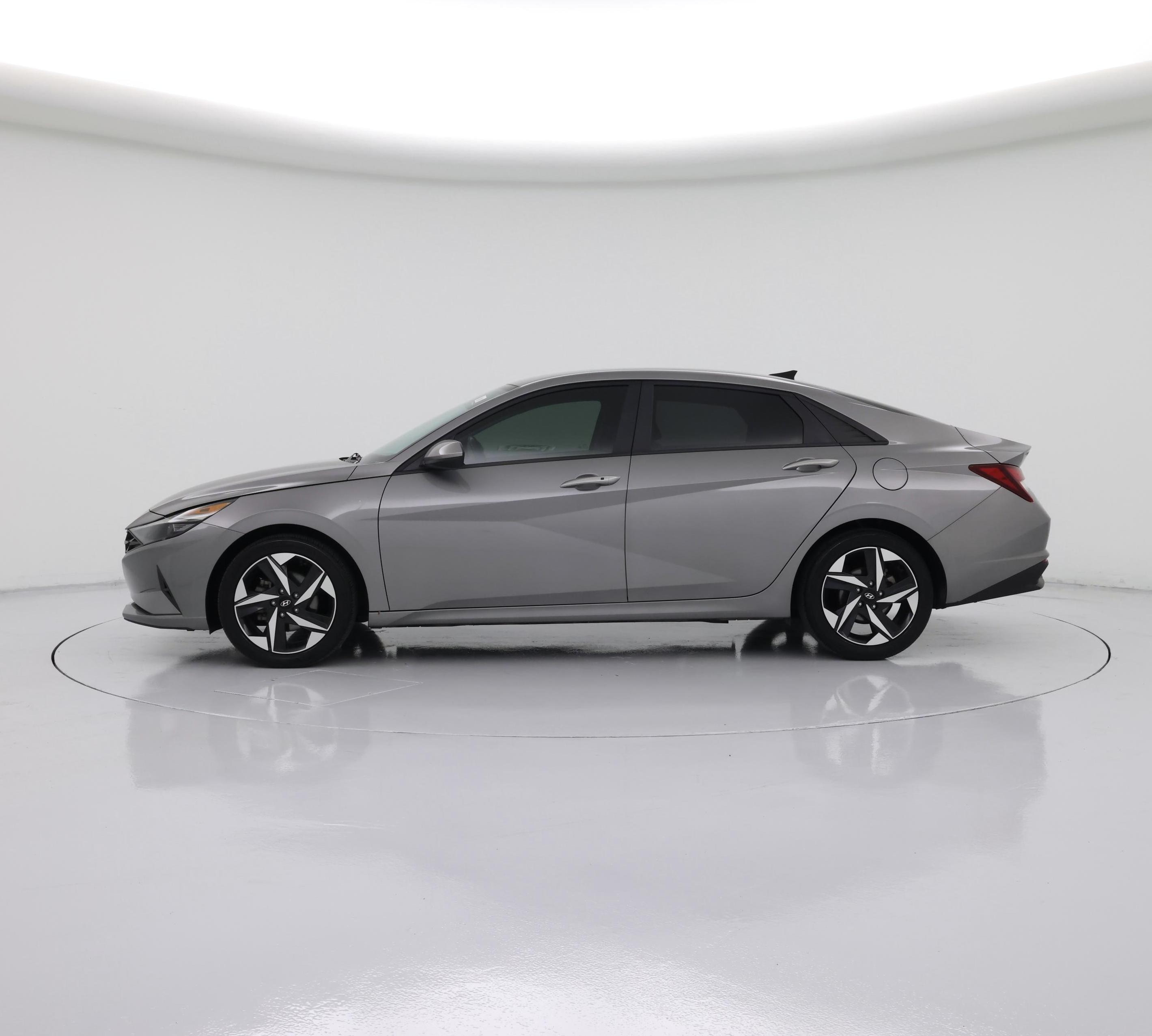 Thumbnail: 2023 Hyundai Elantra - 3