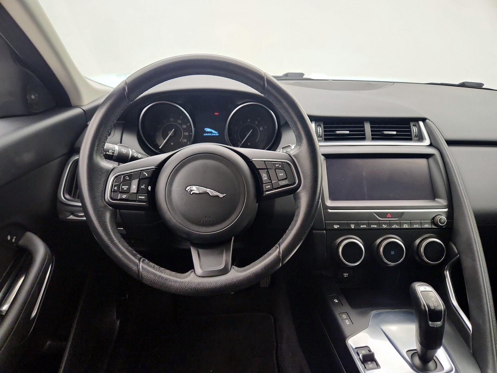 Thumbnail: 2019 Jaguar E-Pace - 10