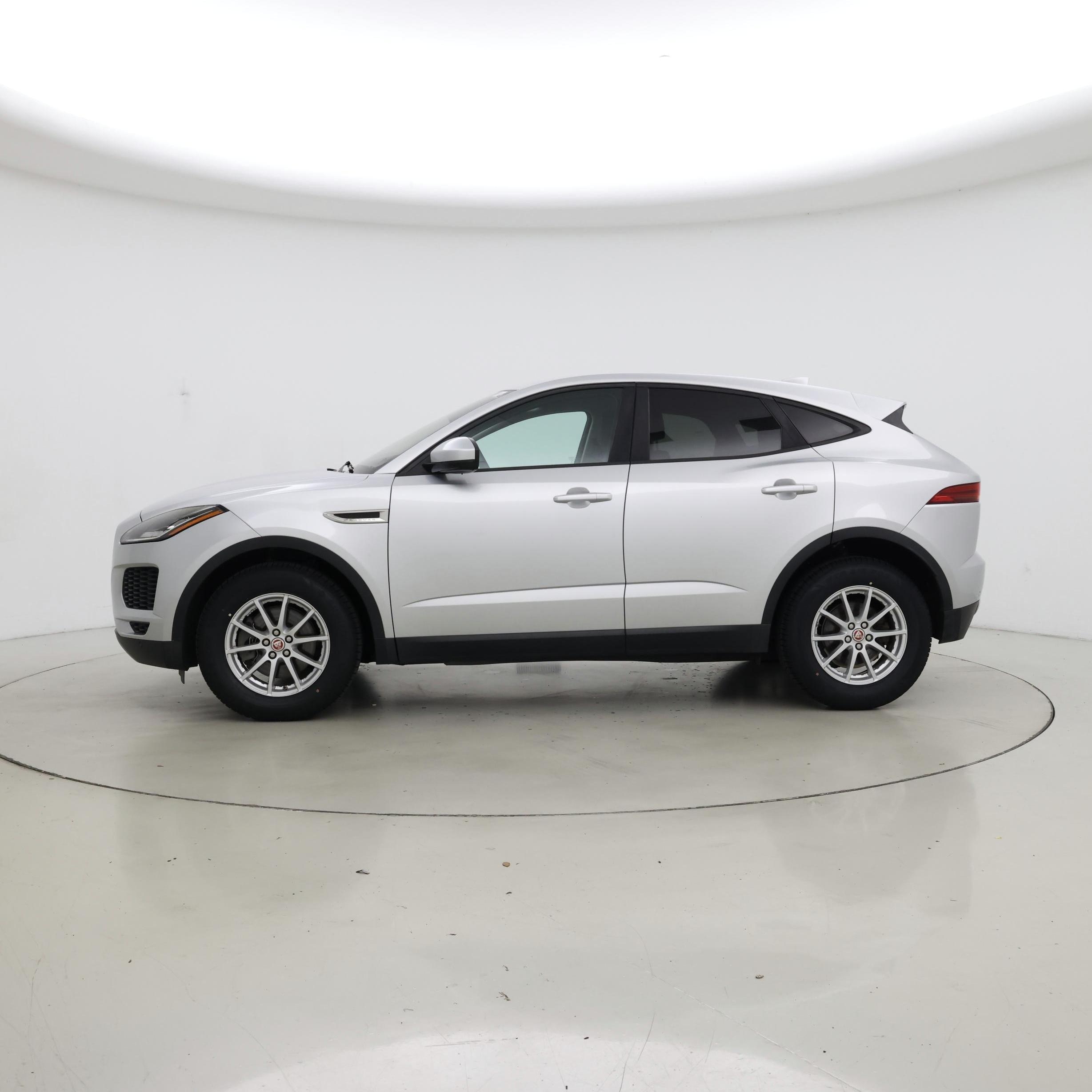 Thumbnail: 2019 Jaguar E-Pace - 3