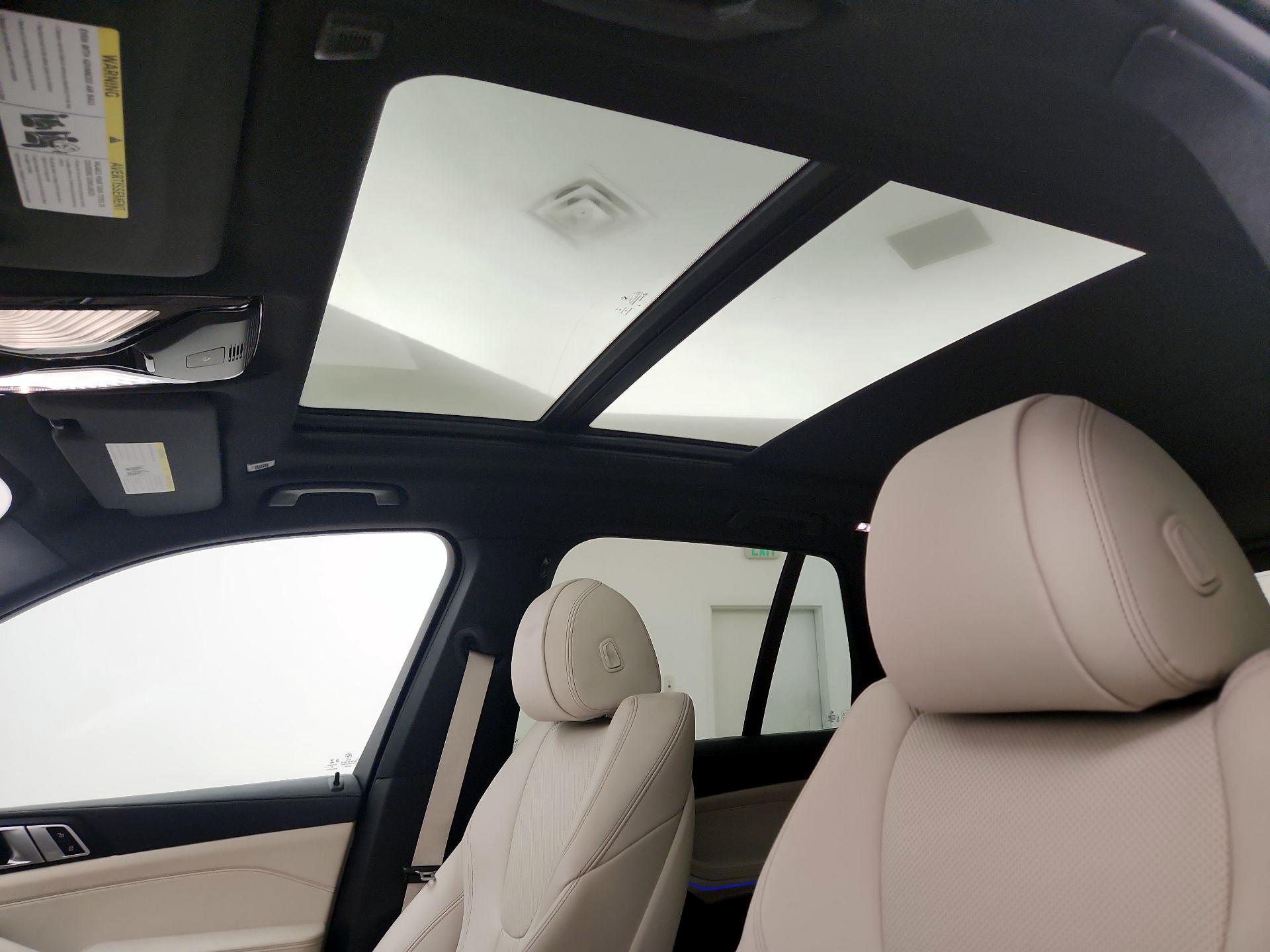 Thumbnail: 2022 BMW X5 - 20