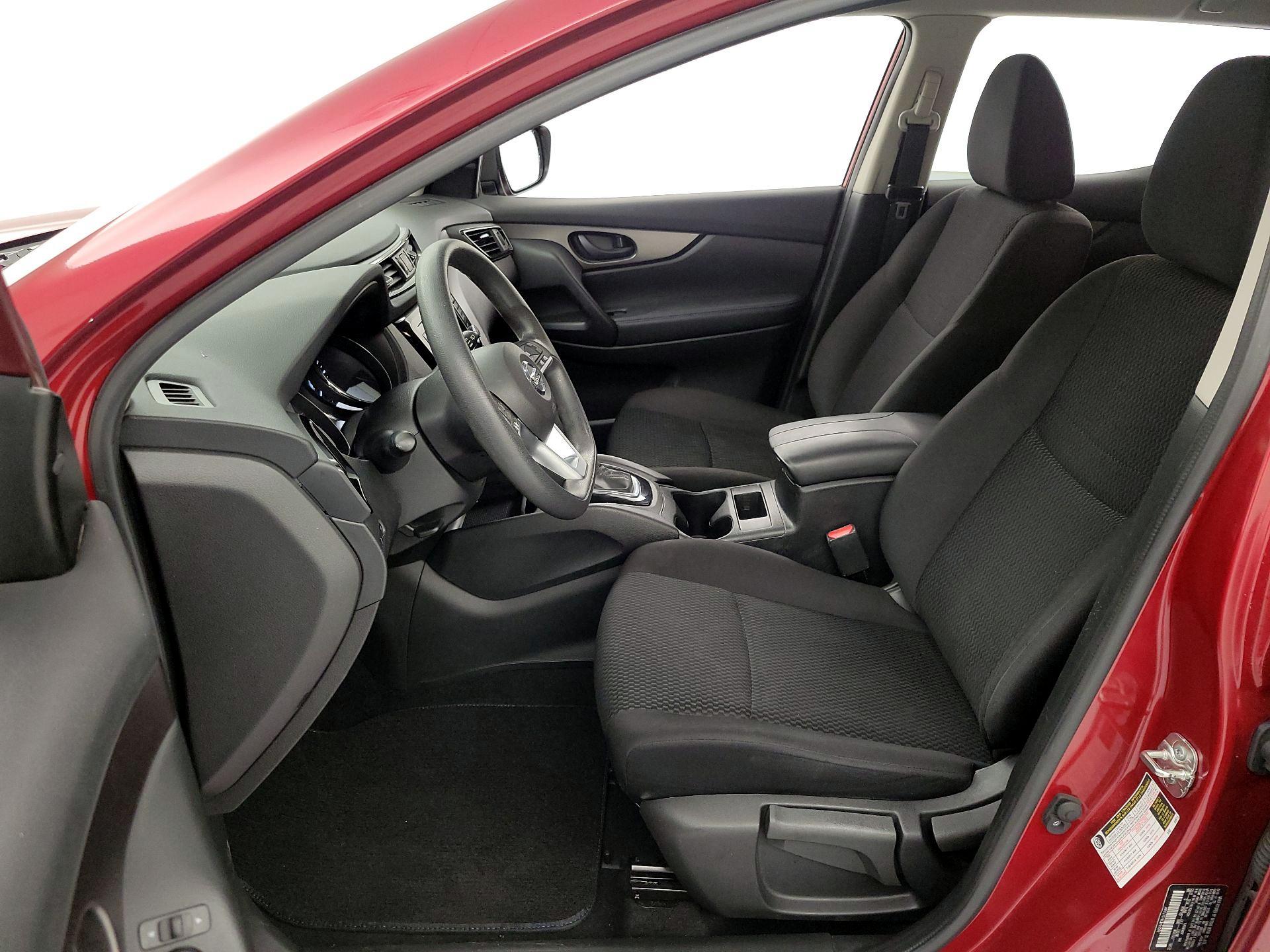 Thumbnail: 2020 Nissan Rogue Sport - 9