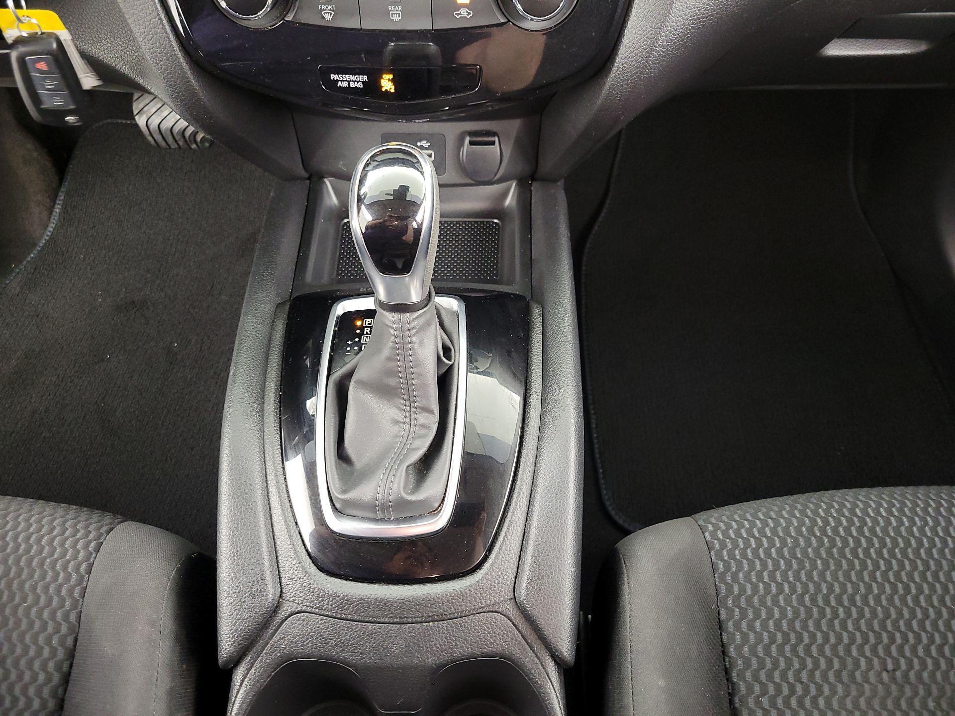 Thumbnail: 2020 Nissan Rogue Sport - 15