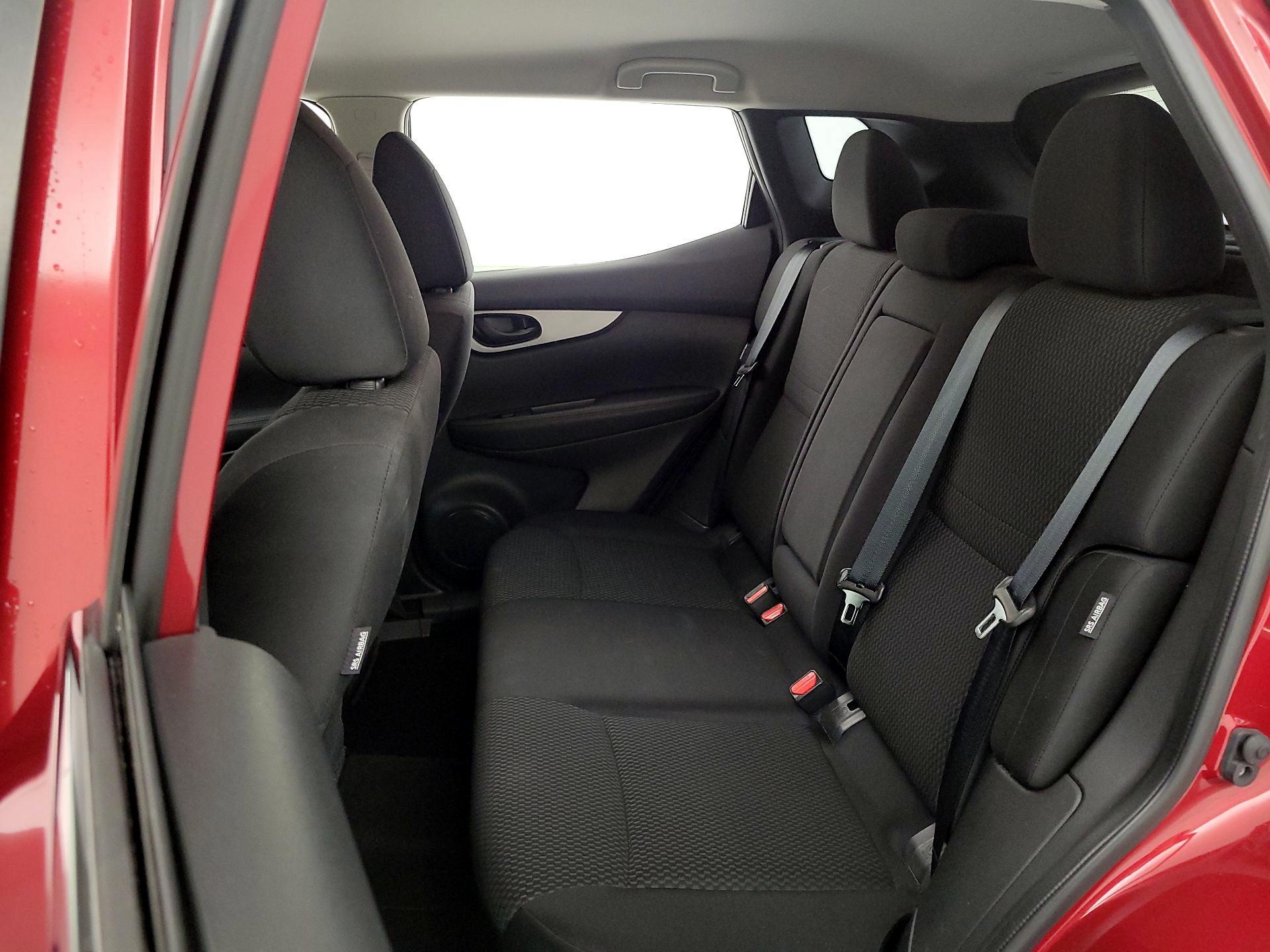 Thumbnail: 2020 Nissan Rogue Sport - 17
