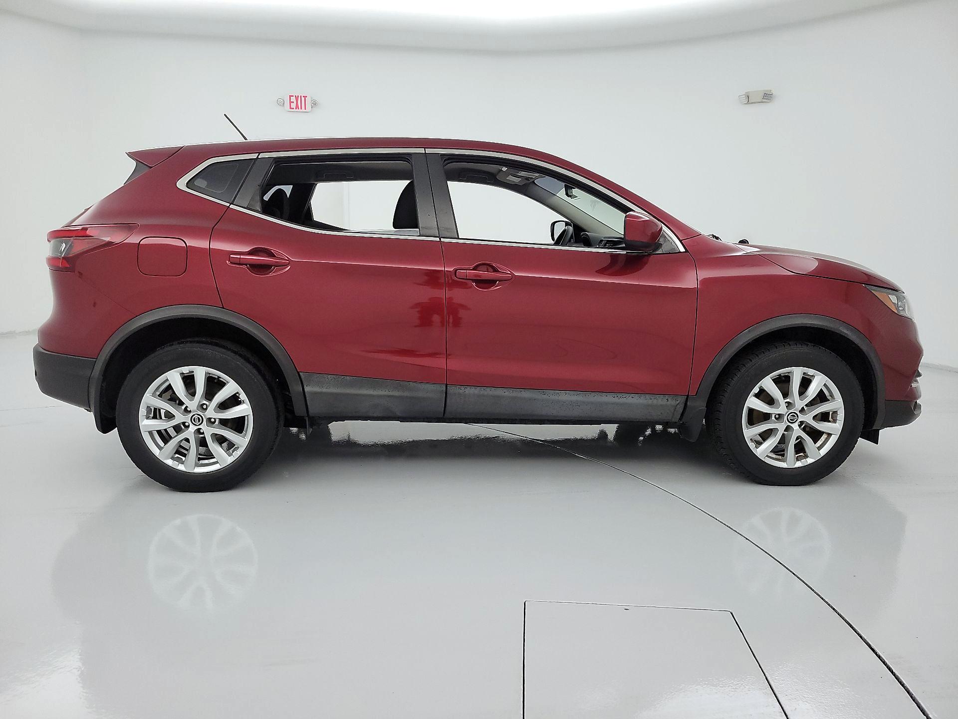Thumbnail: 2020 Nissan Rogue Sport - 4
