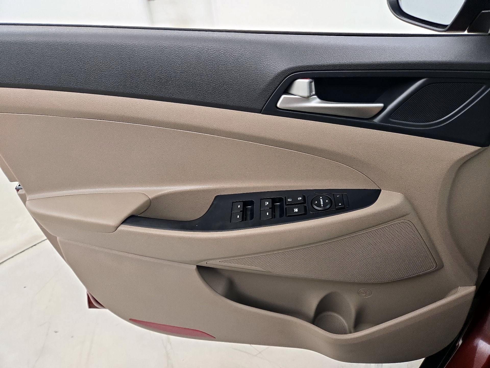 Thumbnail: 2020 Hyundai Tucson - 12