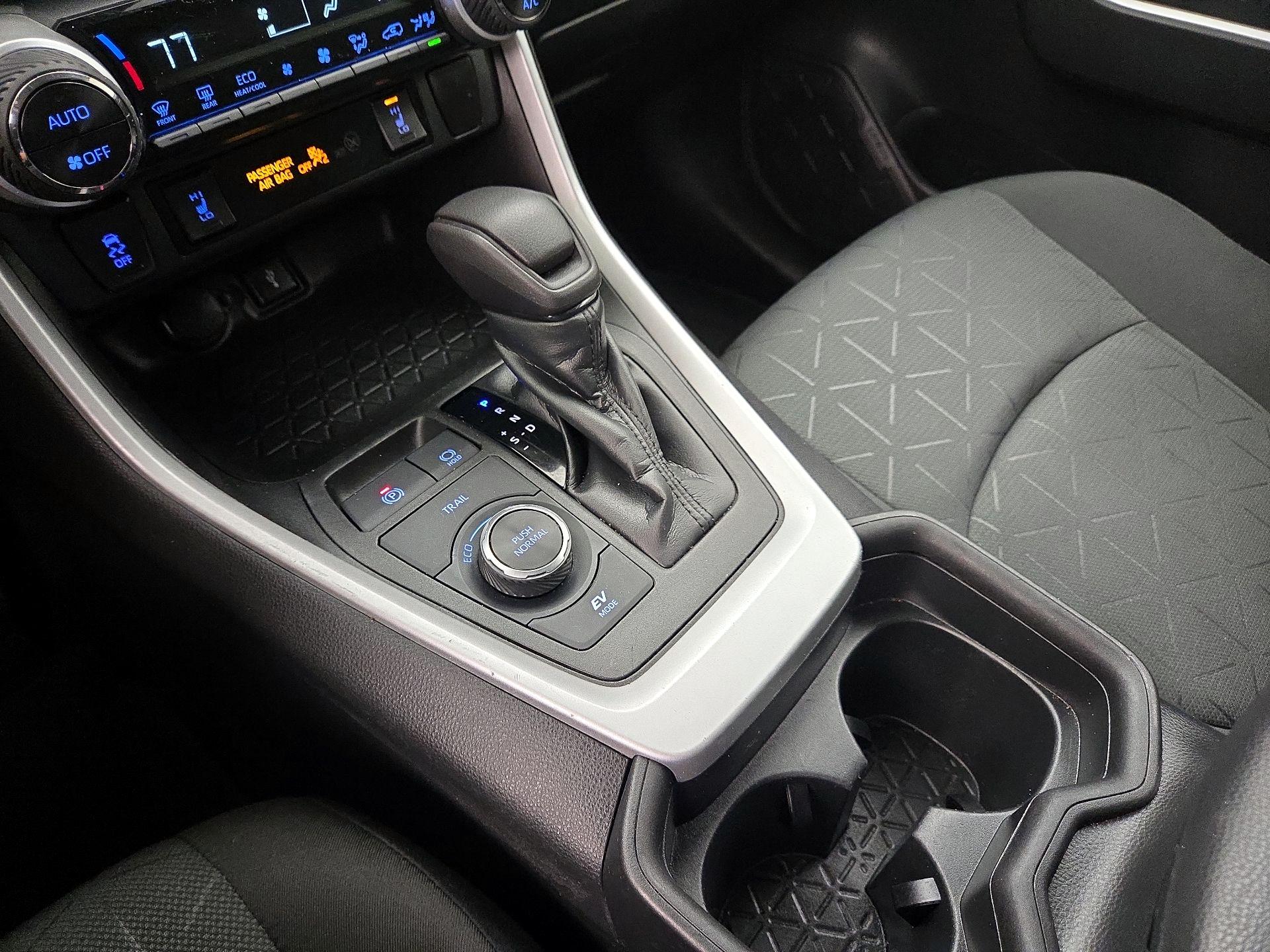 Thumbnail: 2021 Toyota RAV4 - 17