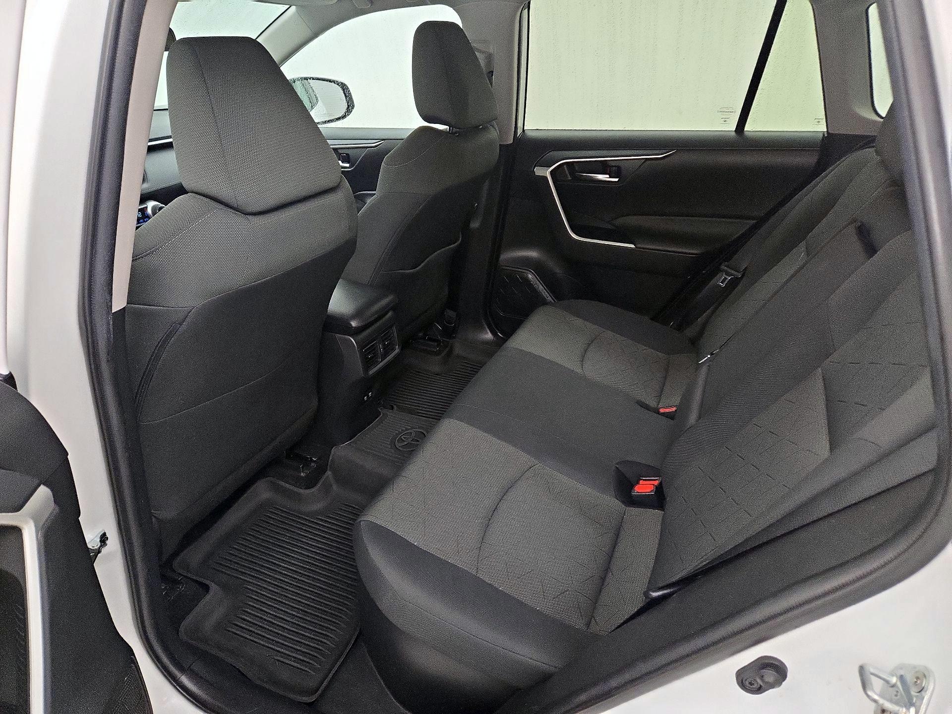 Thumbnail: 2021 Toyota RAV4 - 20