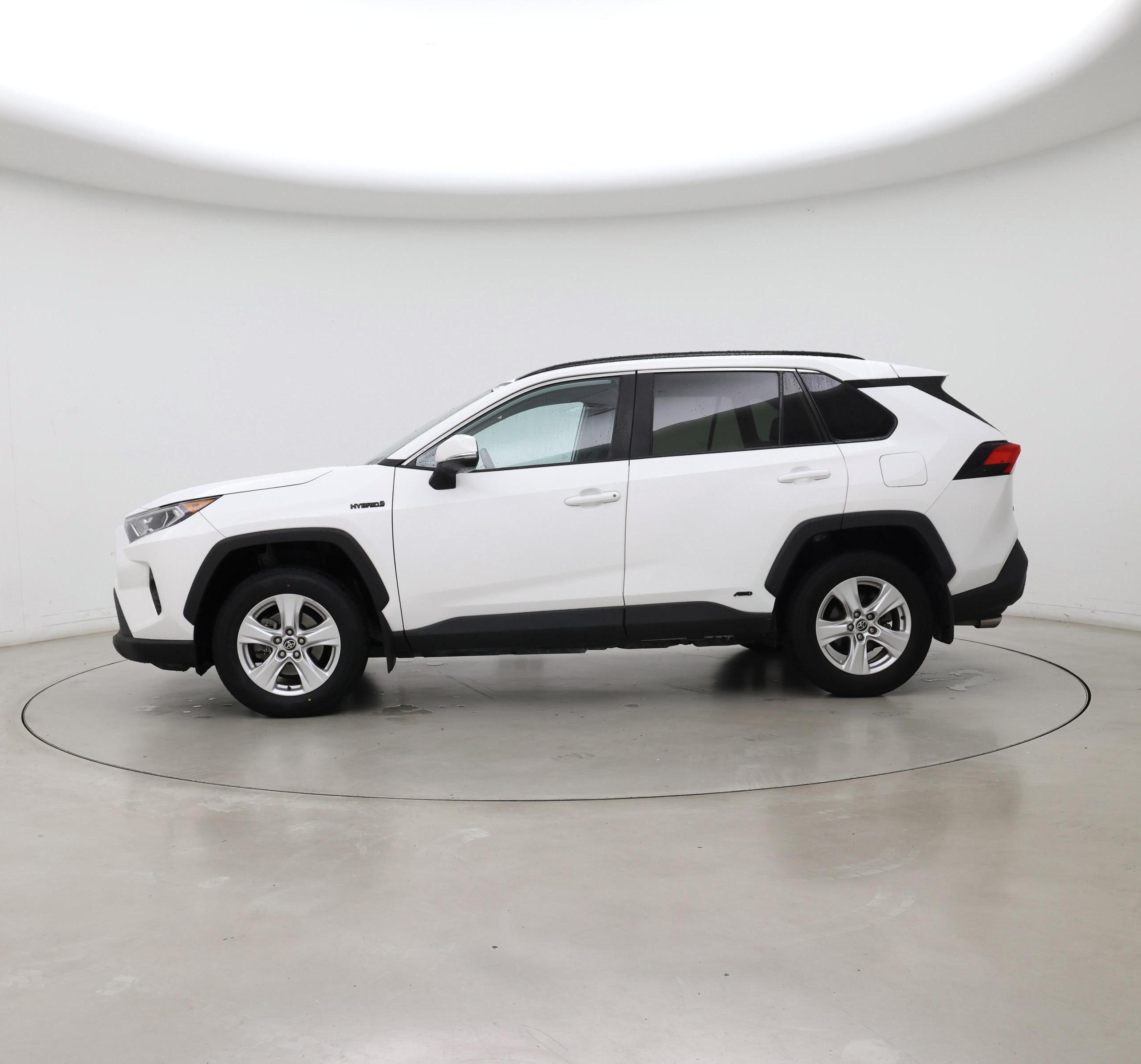 Thumbnail: 2021 Toyota RAV4 - 3