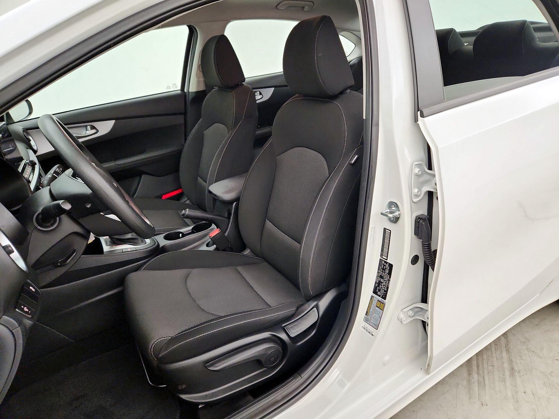 Thumbnail: 2024 Kia Forte - 11