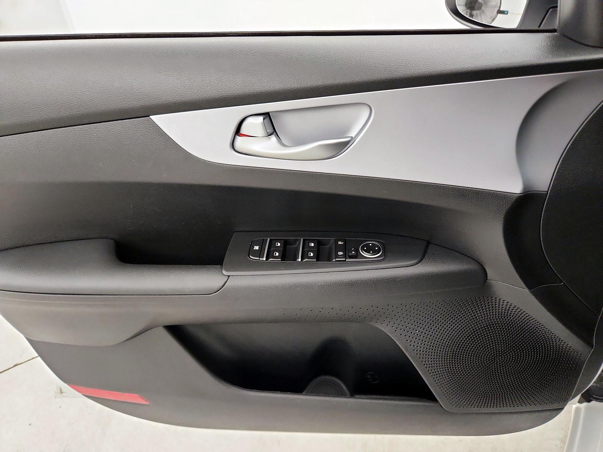 Thumbnail: 2024 Kia Forte - 12