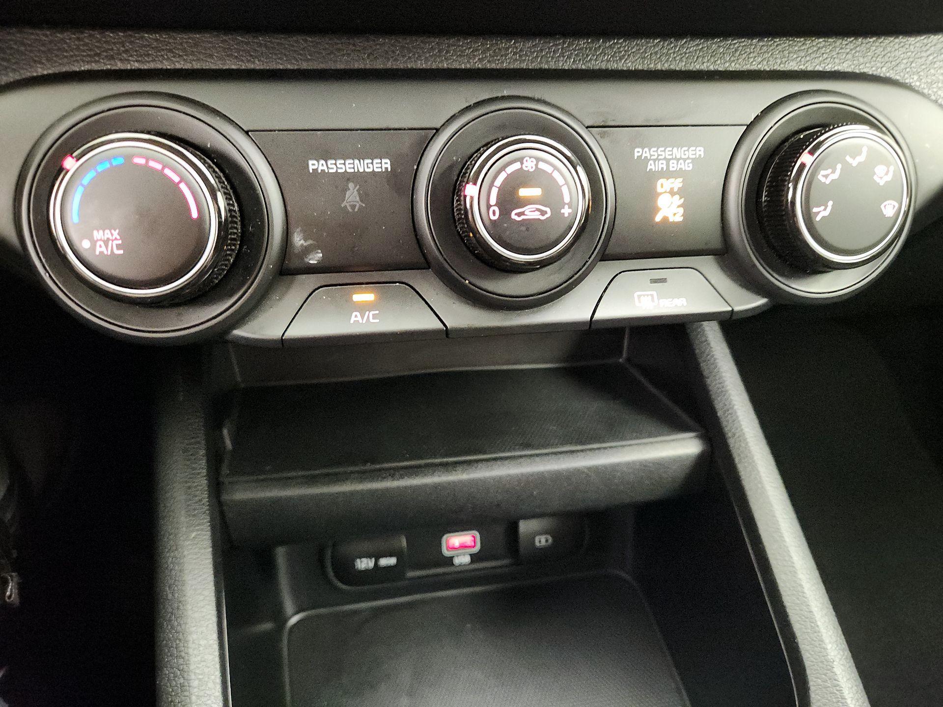 Thumbnail: 2024 Kia Forte - 16