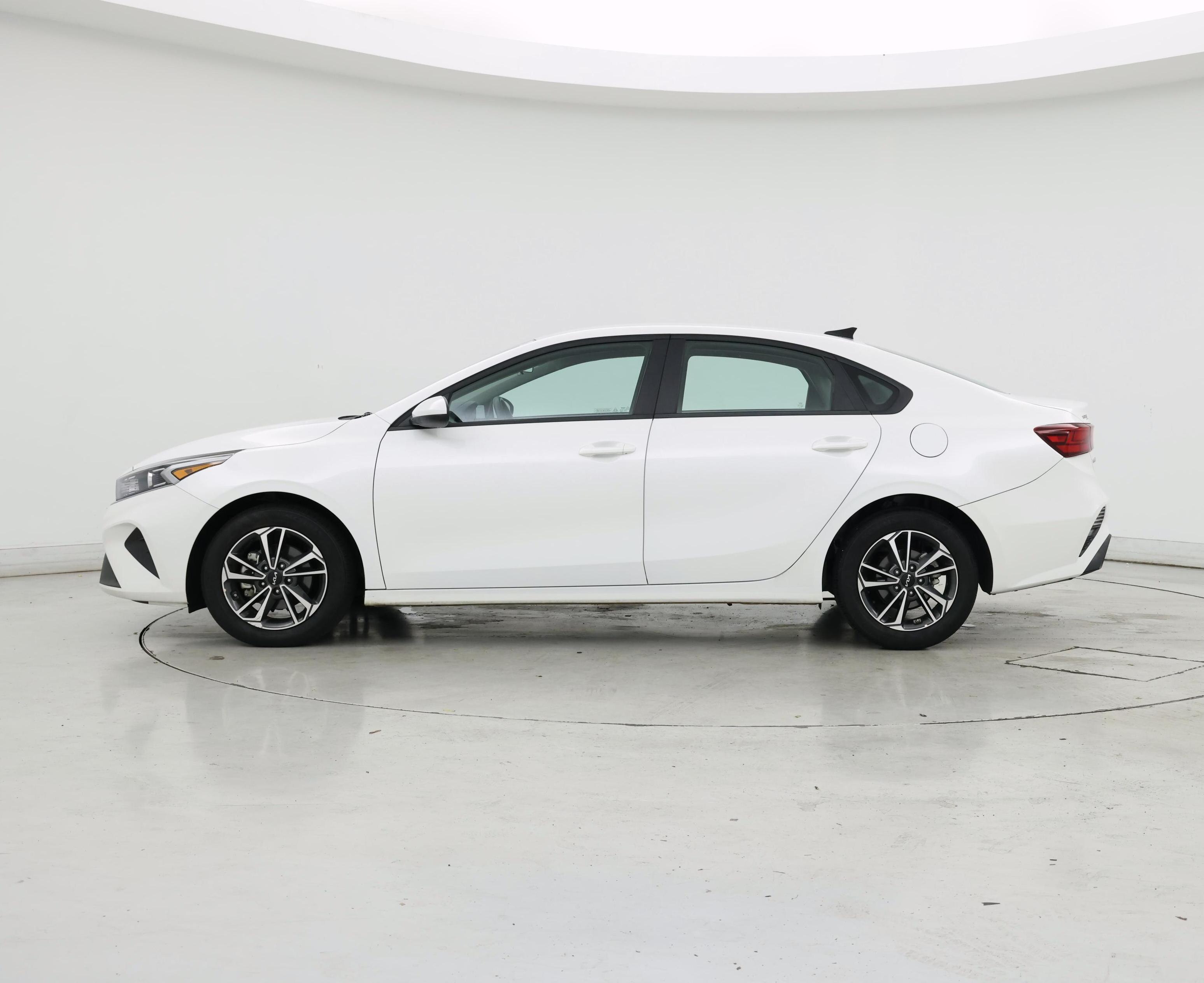 Thumbnail: 2024 Kia Forte - 3