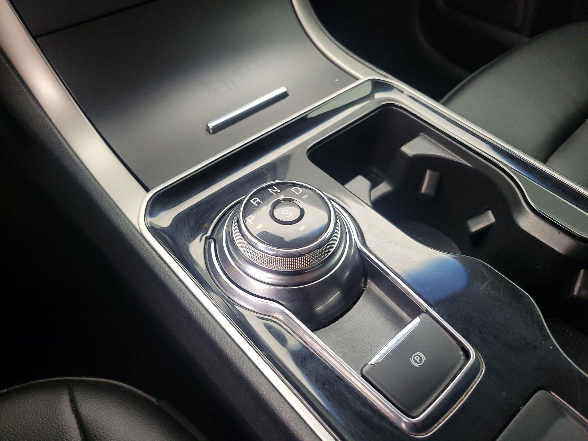 Thumbnail: 2020 Ford Edge - 18