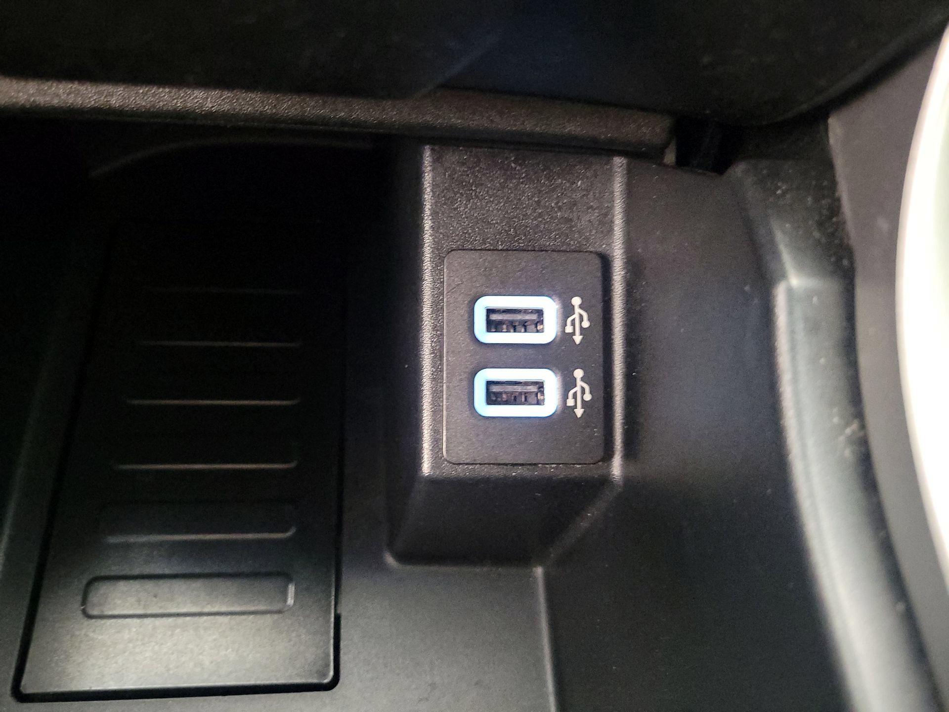 Thumbnail: 2020 Ford Edge - 19