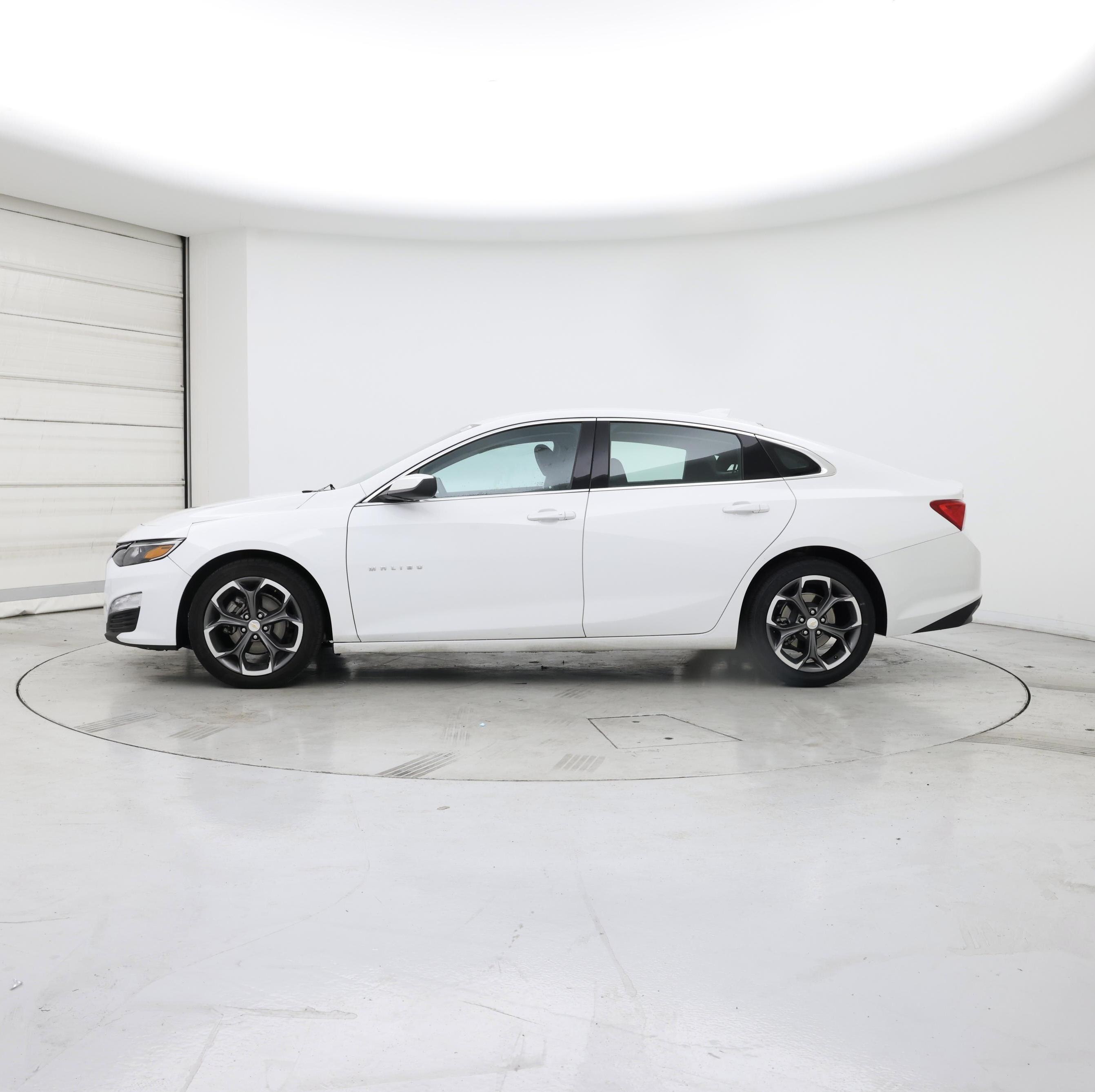 Thumbnail: 2023 Chevrolet Malibu - 3