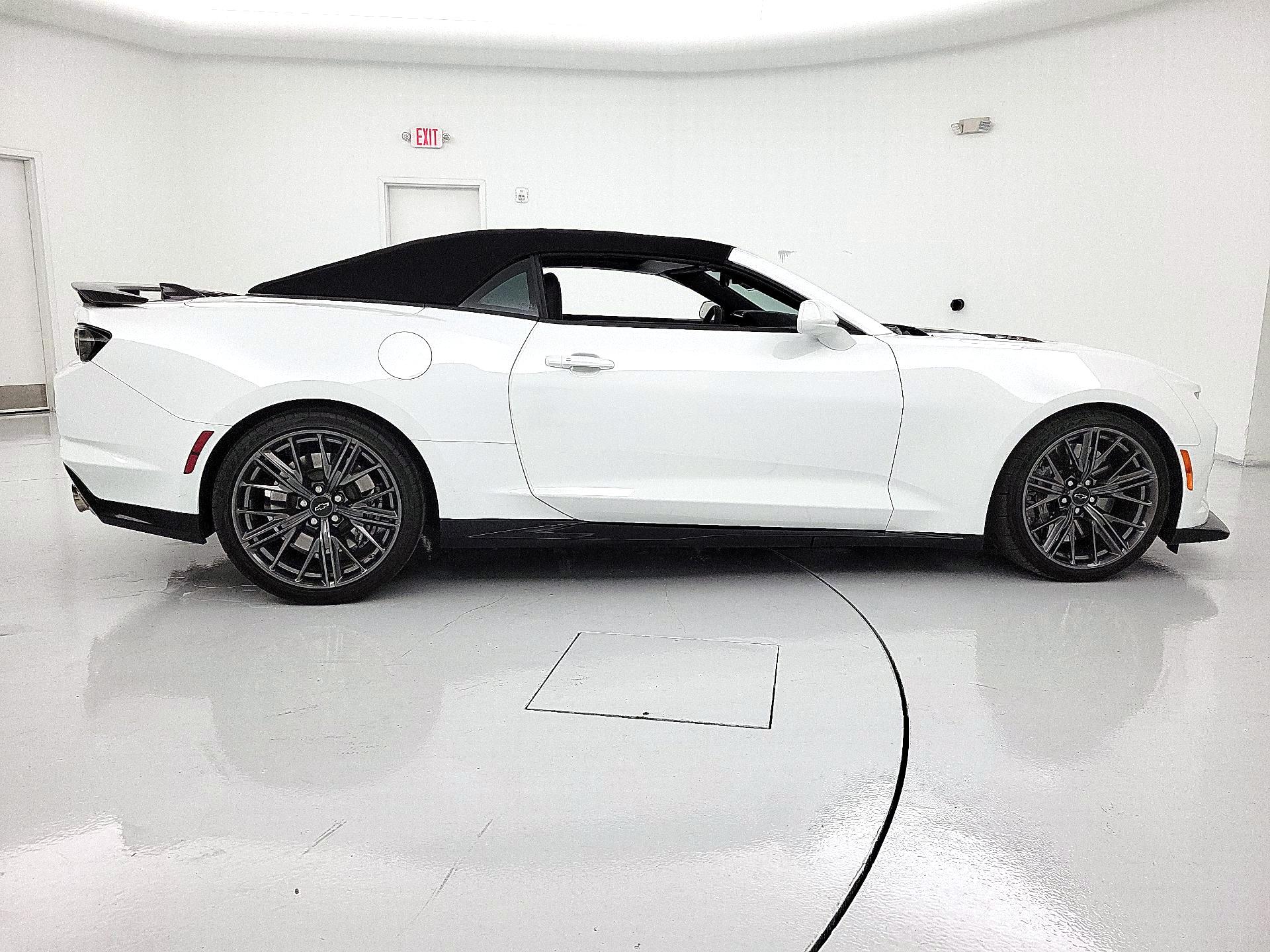 Thumbnail: 2021 Chevrolet Camaro - 4