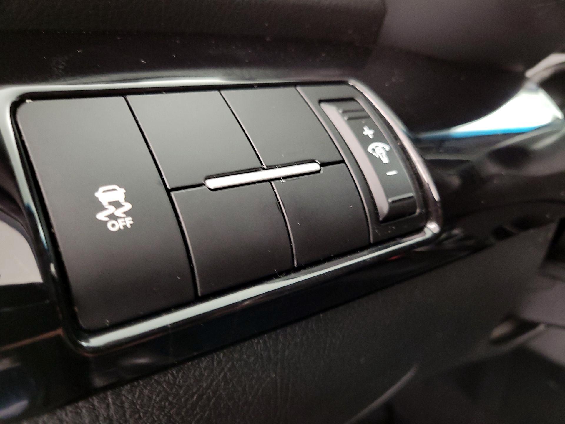 Thumbnail: 2015 Kia Sorento - 13