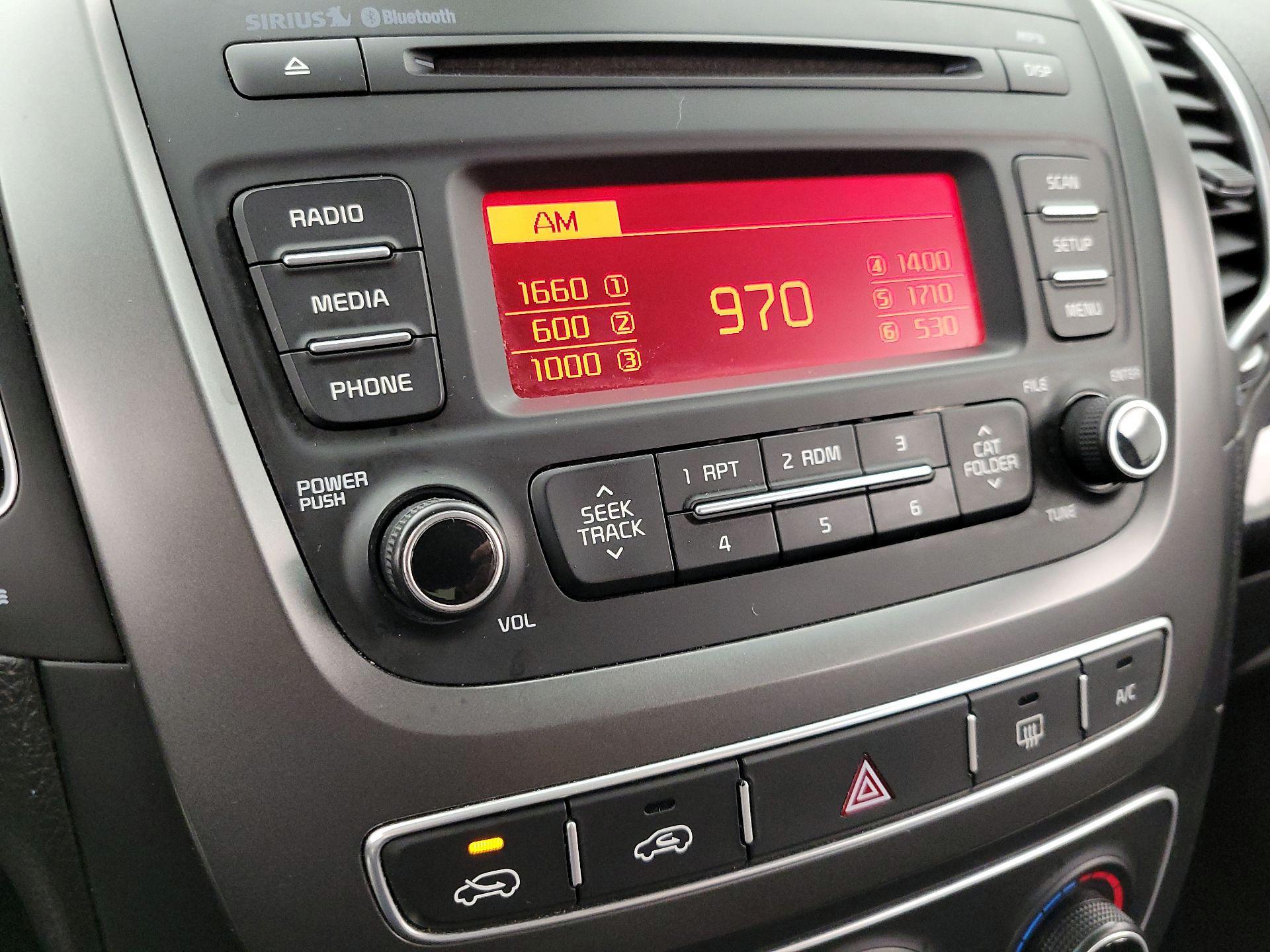 Thumbnail: 2015 Kia Sorento - 14