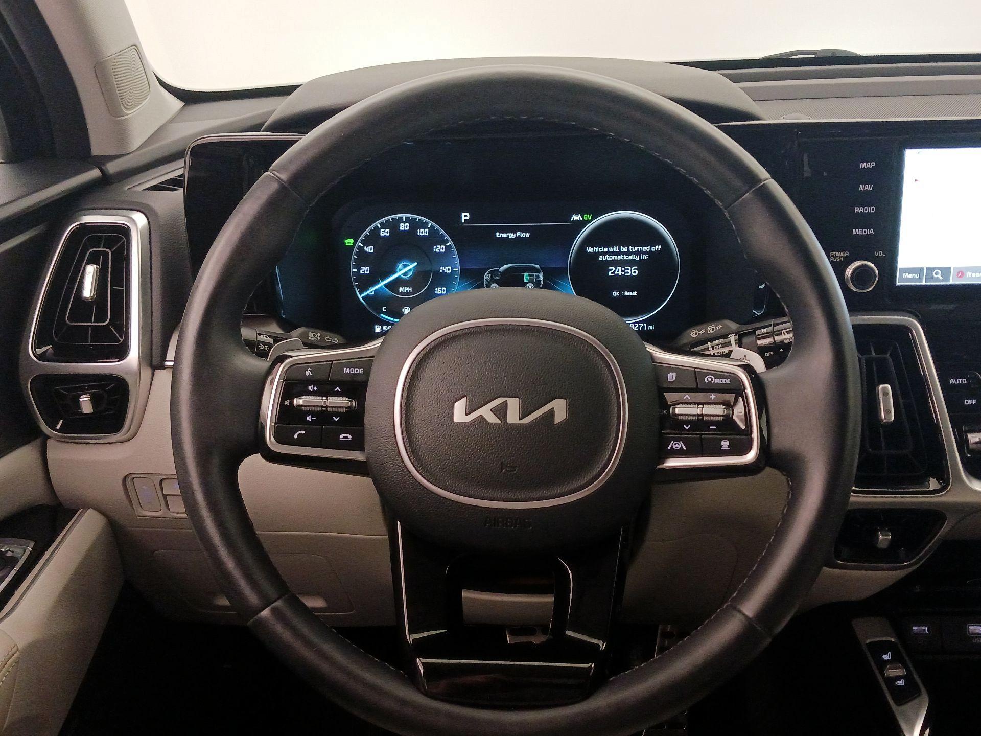 Thumbnail: 2023 Kia Sorento - 10