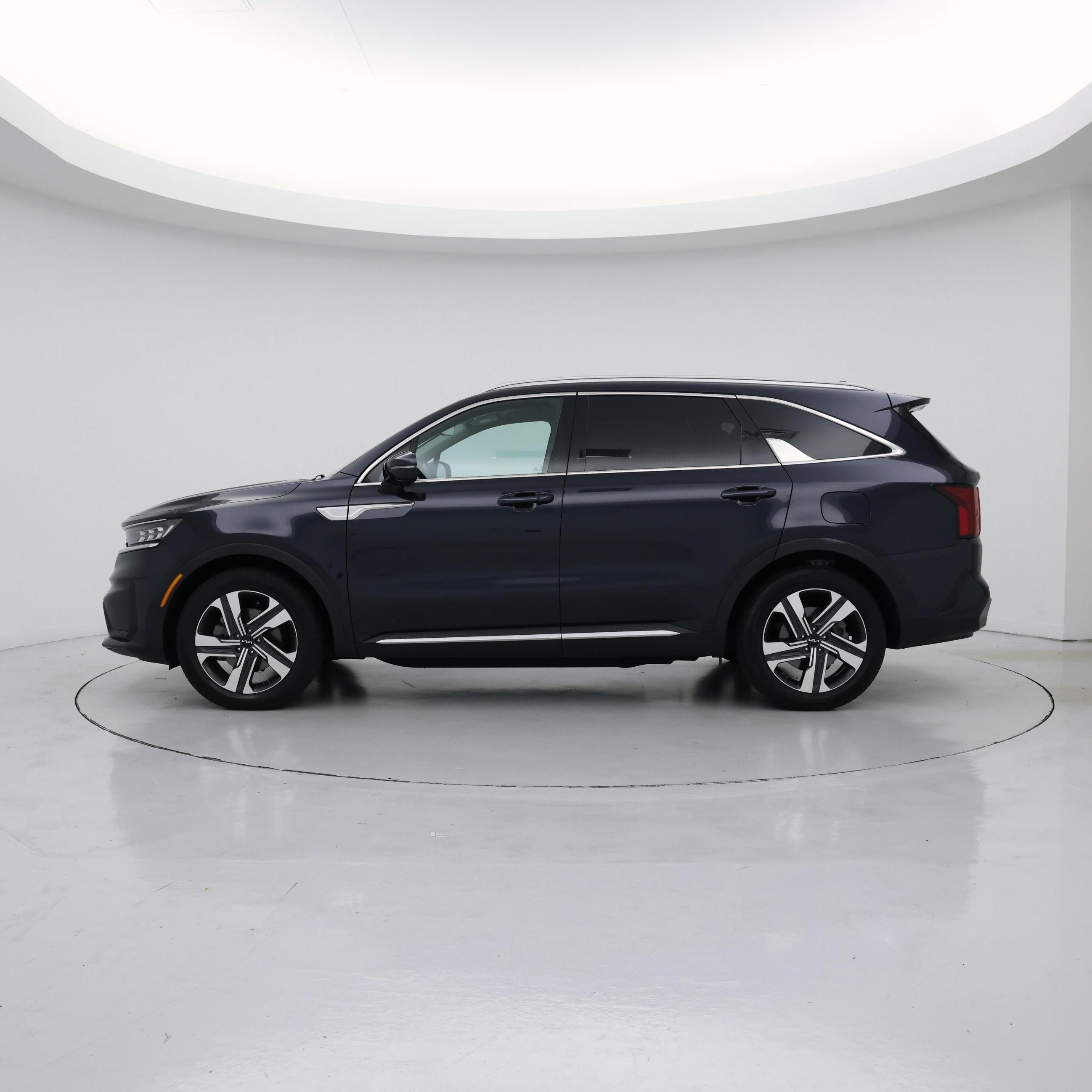 Thumbnail: 2023 Kia Sorento - 3