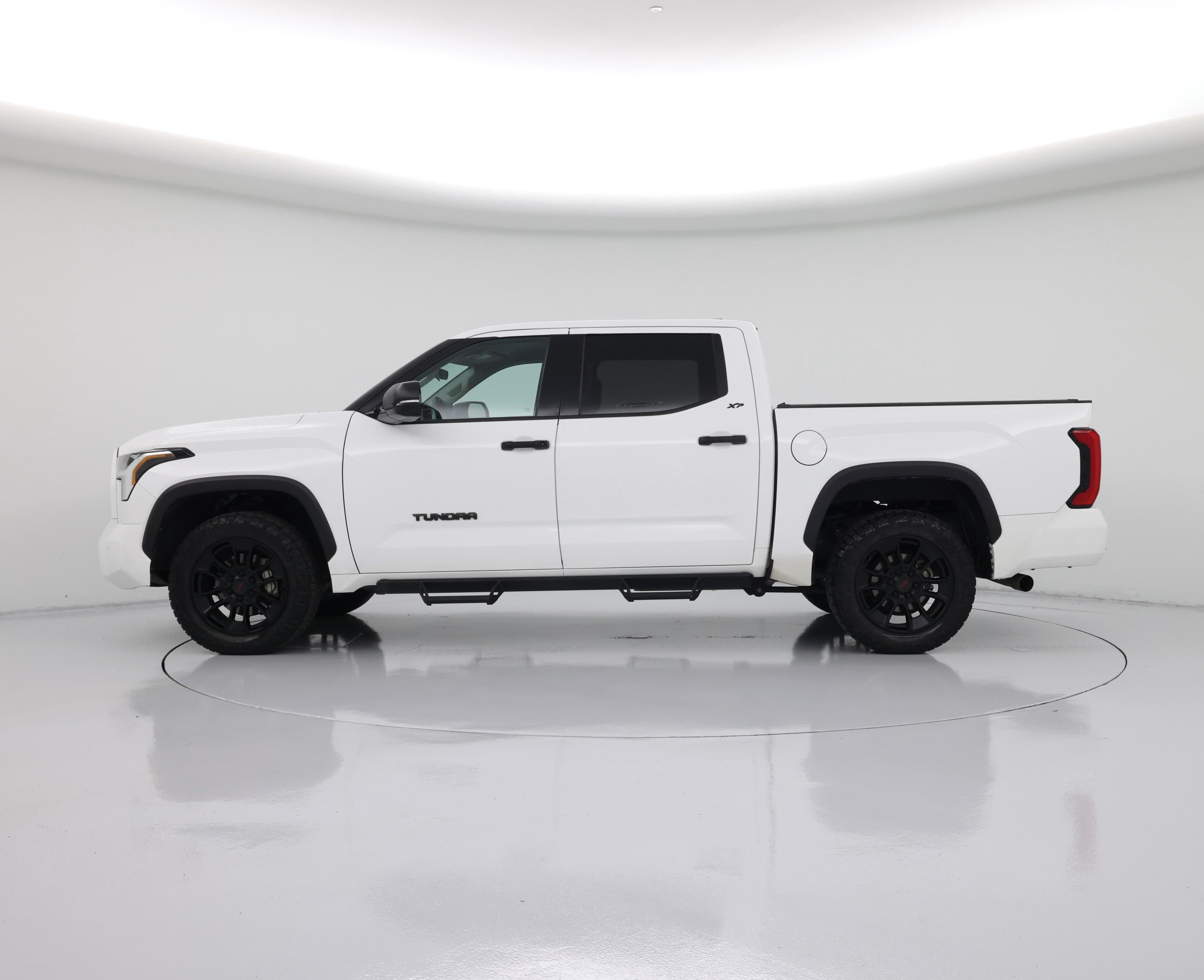 Thumbnail: 2022 Toyota Tundra - 3