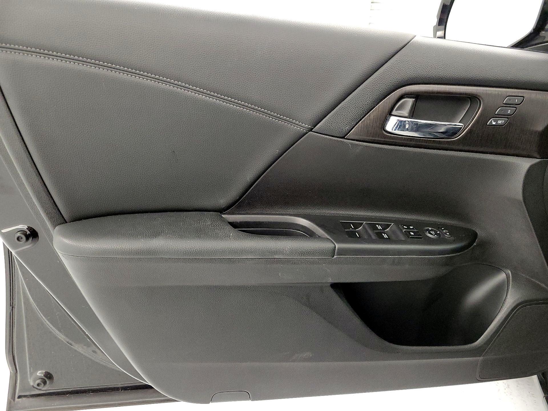 Thumbnail: 2015 Honda Accord - 10