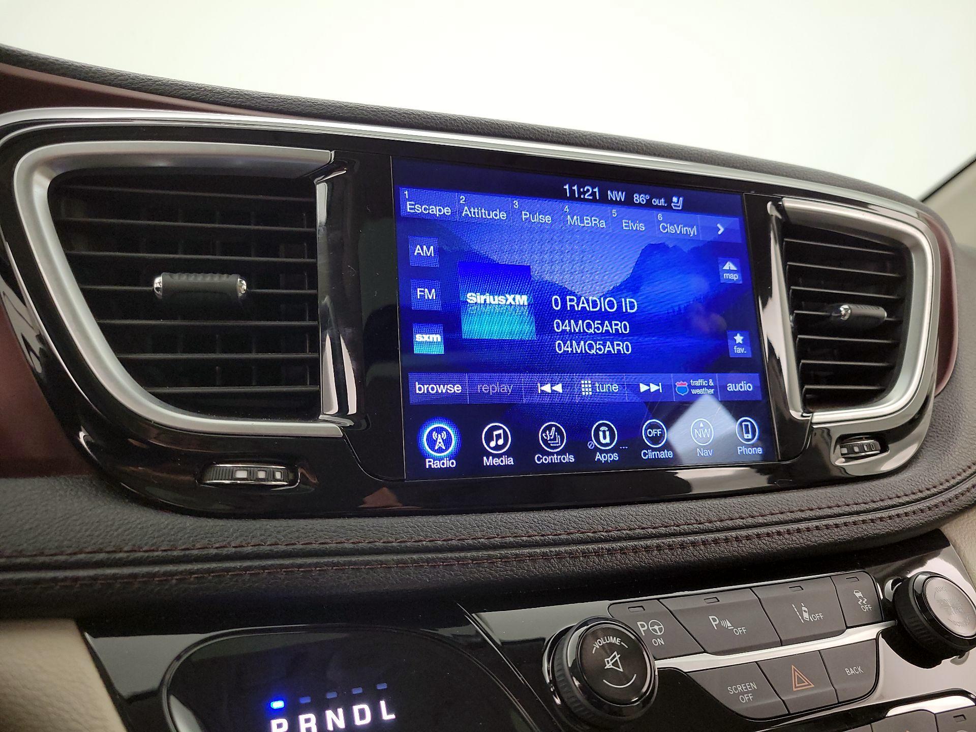 Thumbnail: 2017 Chrysler Pacifica - 16