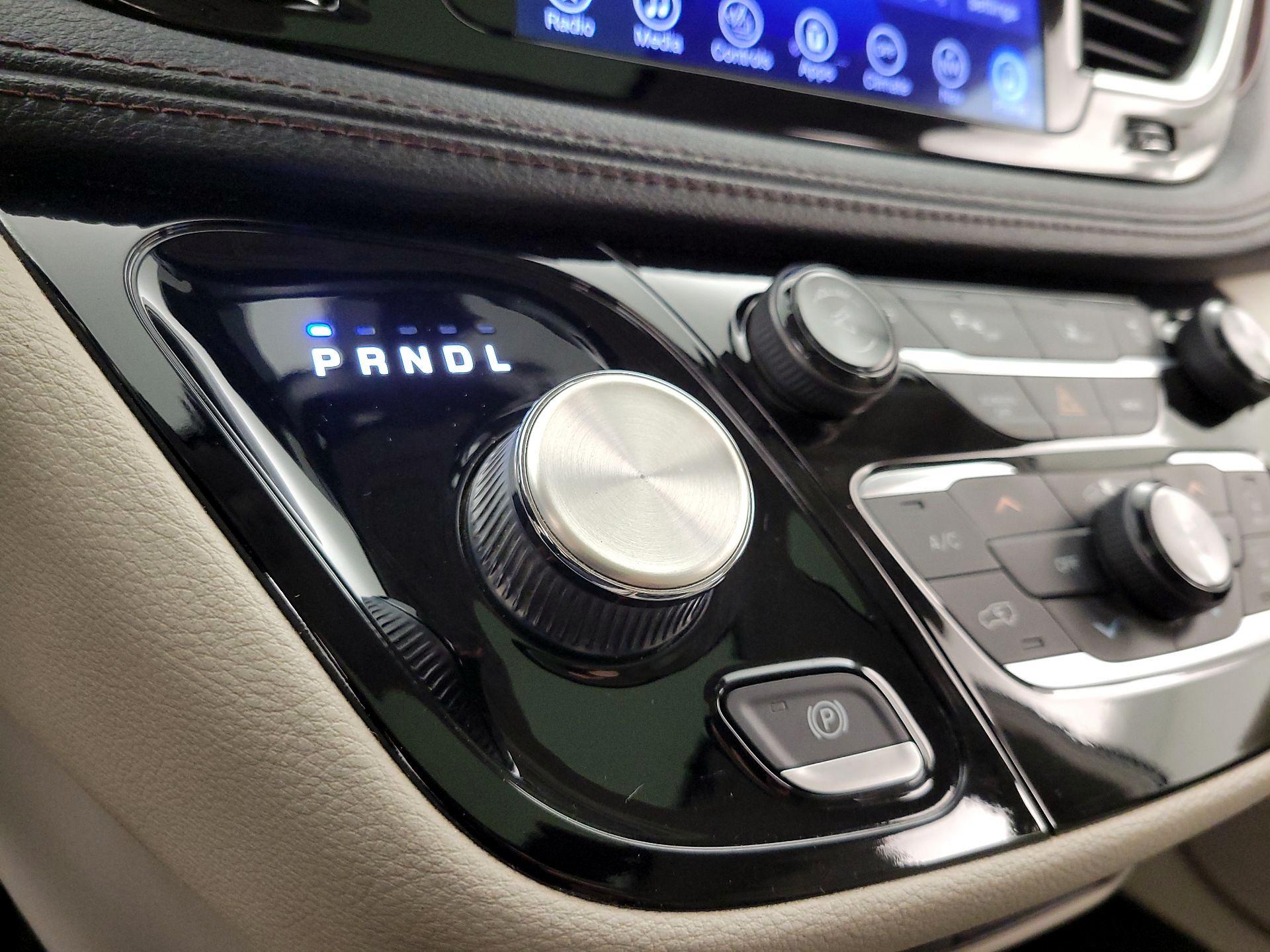 Thumbnail: 2017 Chrysler Pacifica - 18