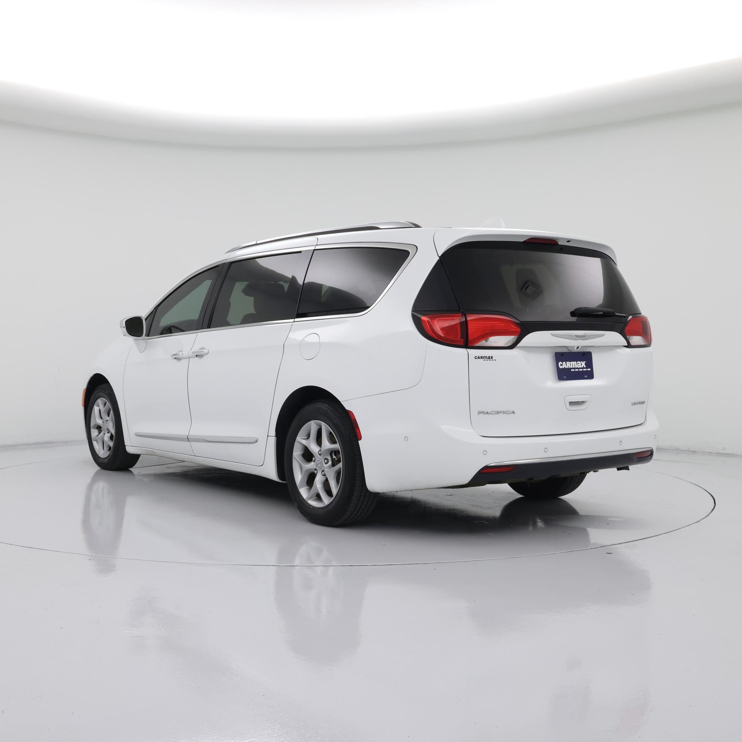 Thumbnail: 2017 Chrysler Pacifica - 2