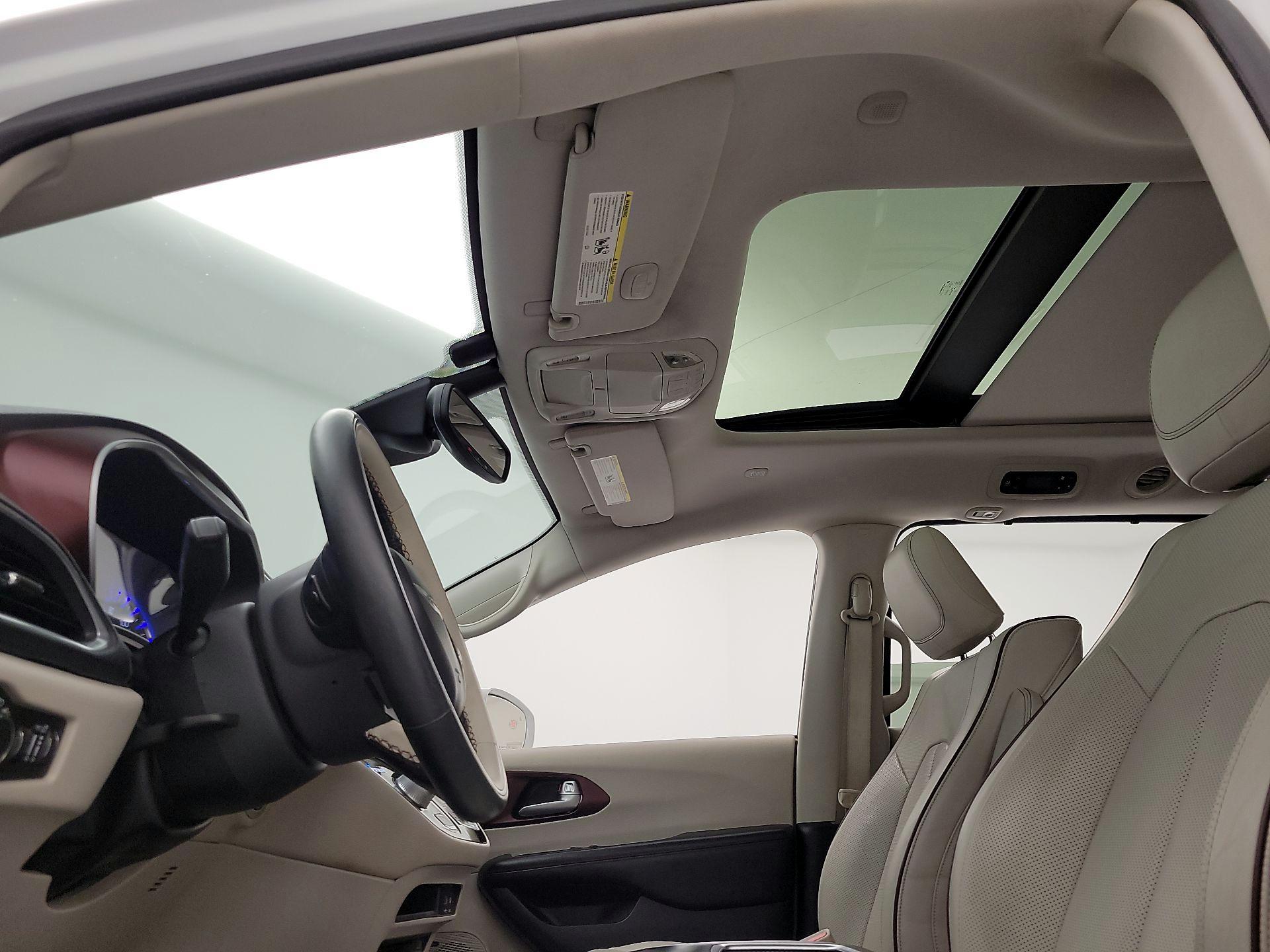 Thumbnail: 2017 Chrysler Pacifica - 20